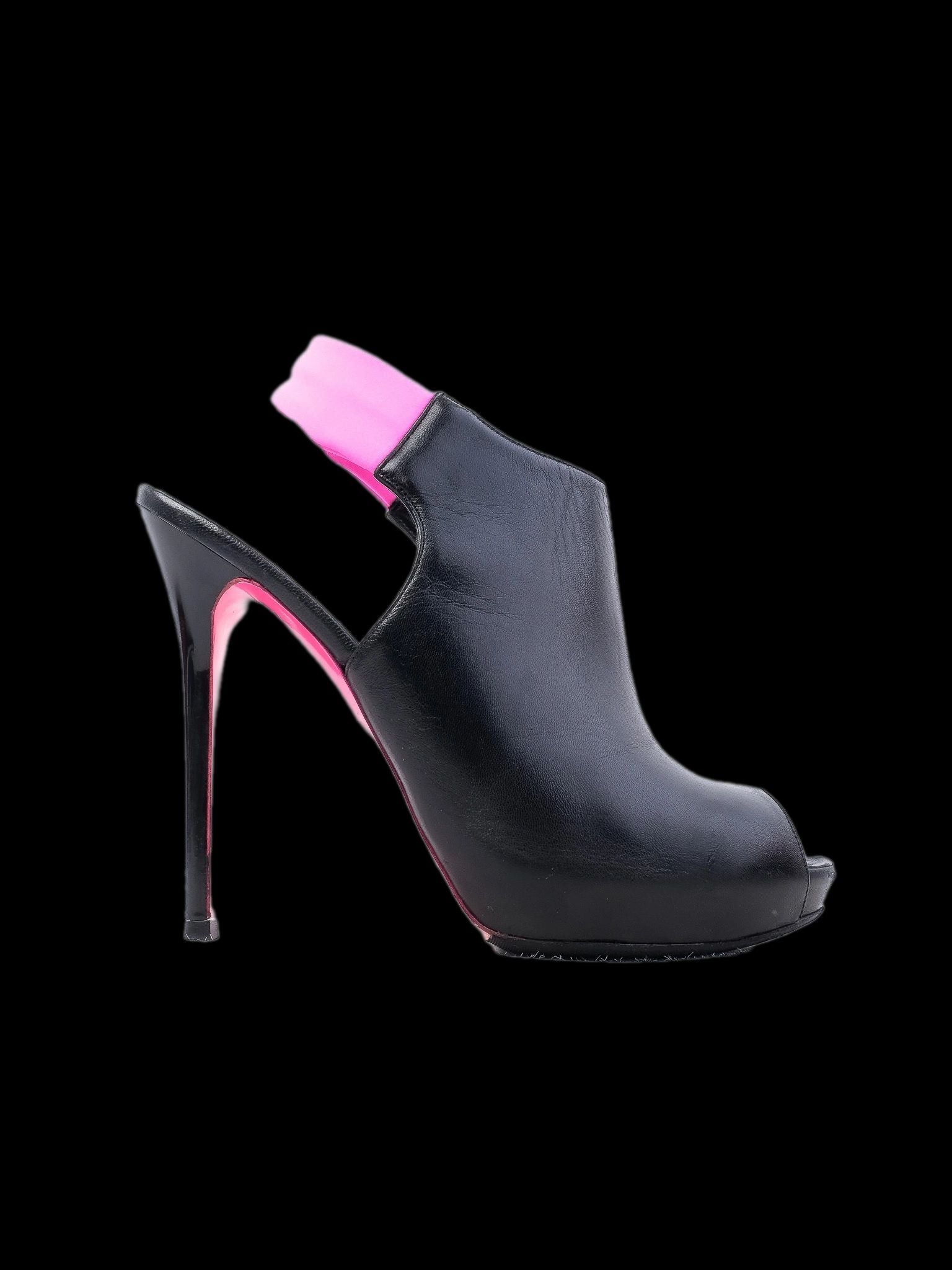 Excellent Alexander McQueen Black Leather Peep-Toe Heels Size 39