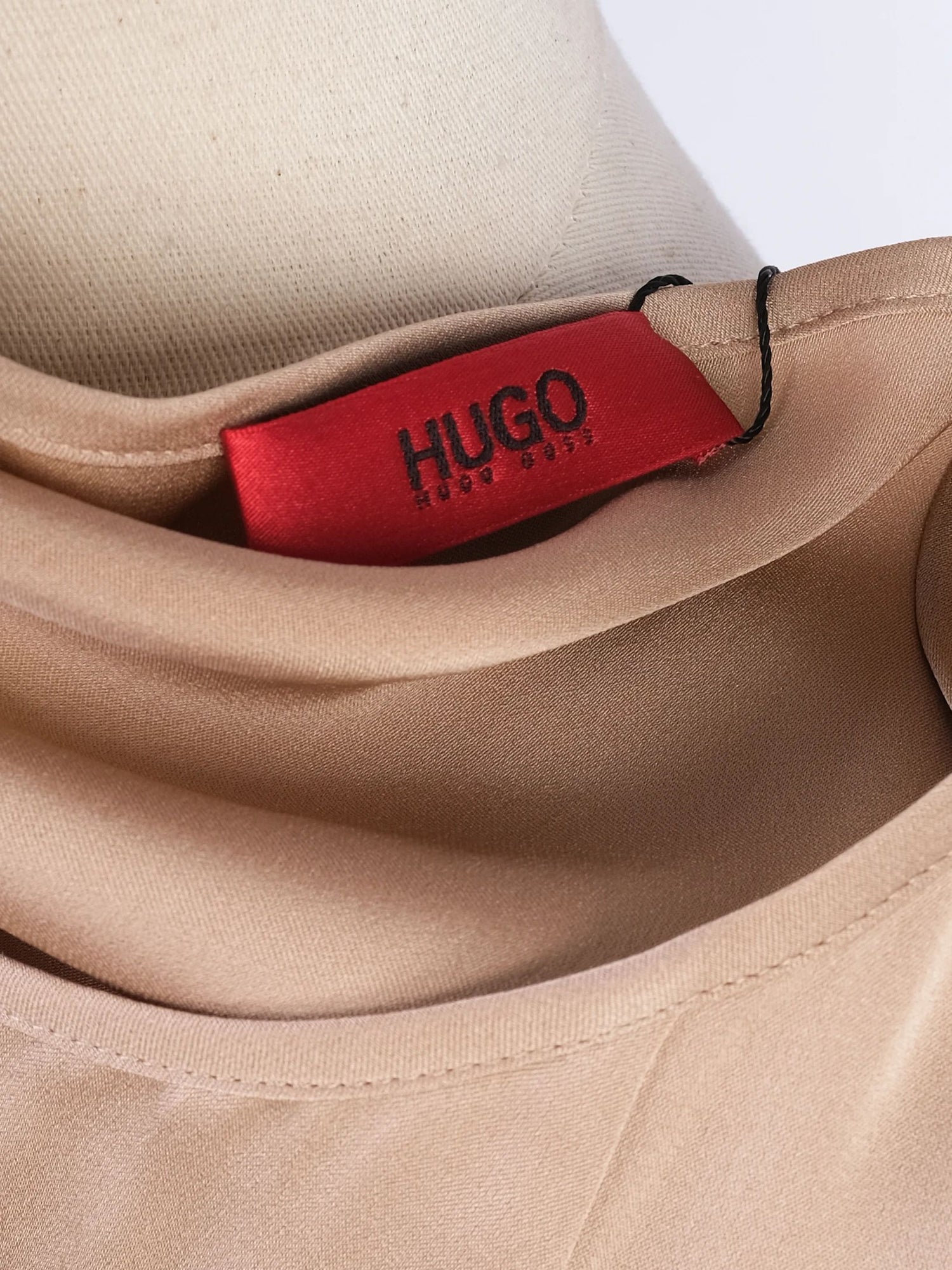 Excellent Hugo White Silk Blouse Size L Short Sleeve Flowy Top