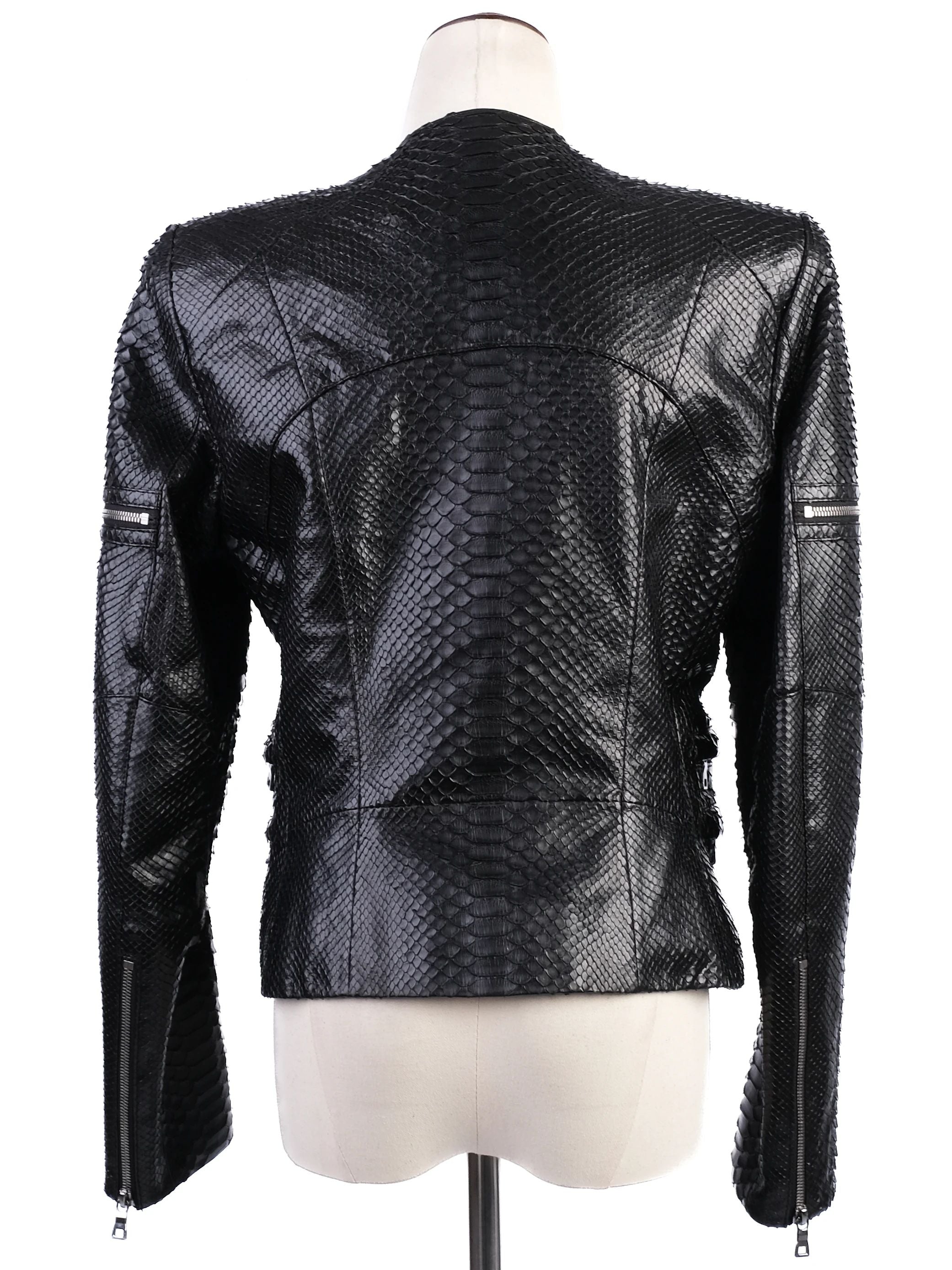 Excellent Punto Black Leather Jacket with Textured Pattern