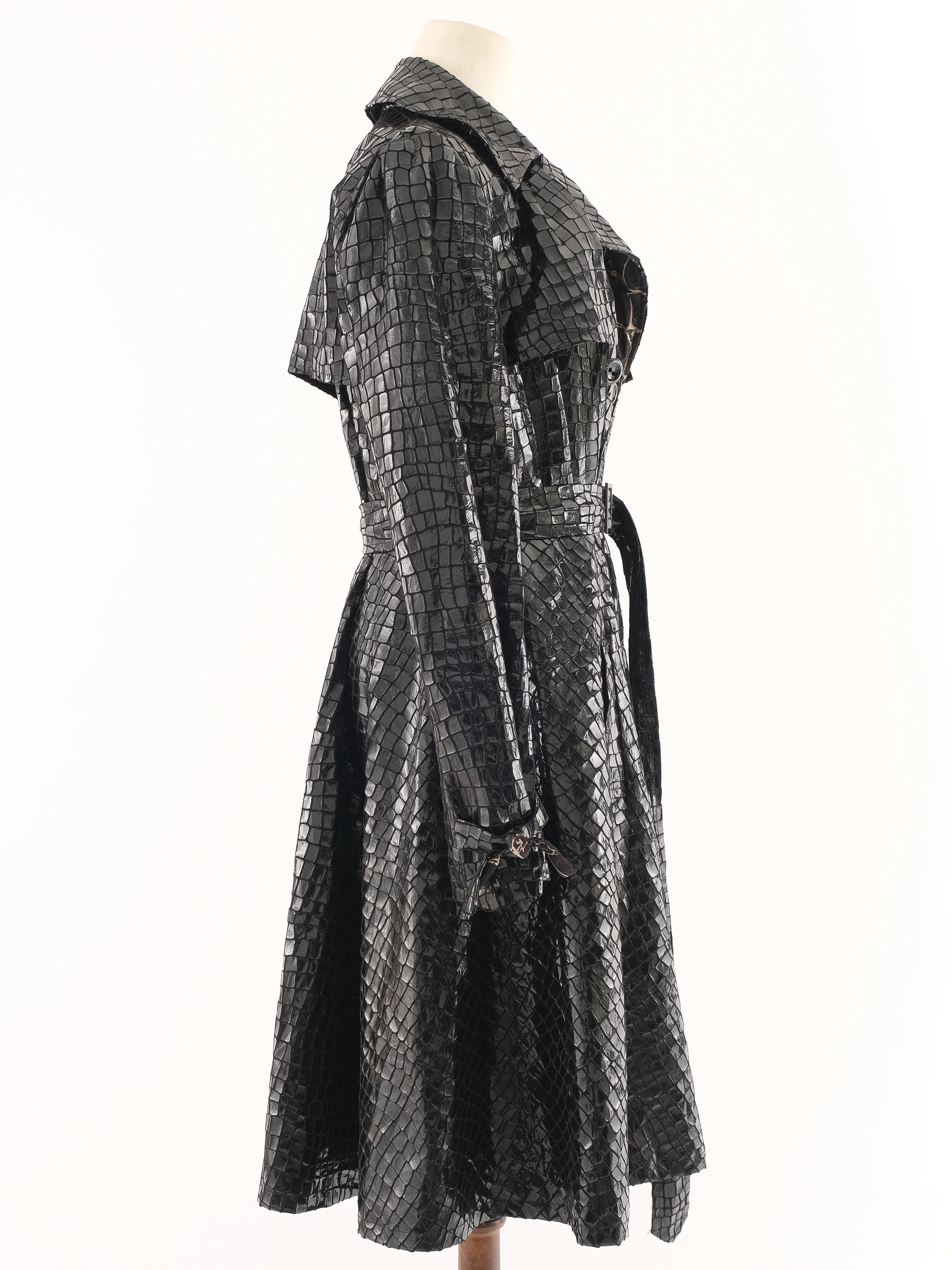 Excellent Armani Collezioni Black Crocodile-Patterned Trench Coat L