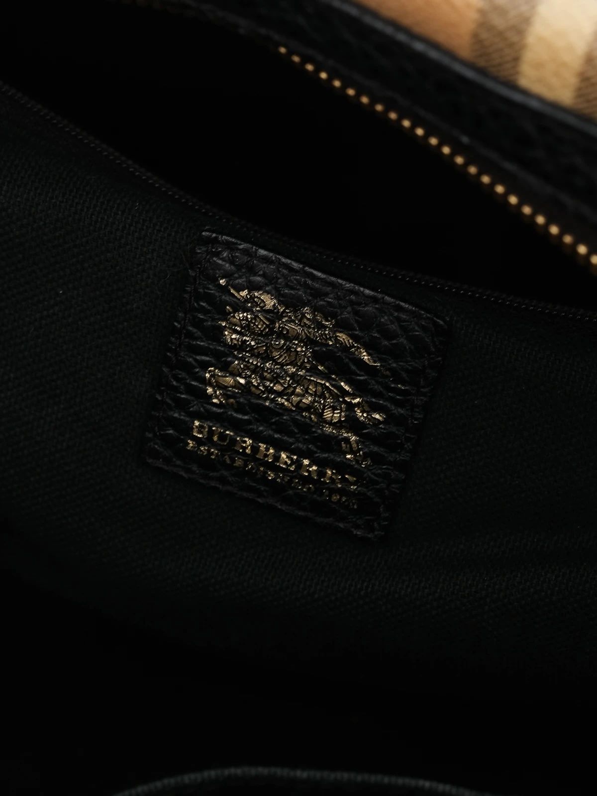 Excellent Burberry Plaid Handbag Black Leather Accents Women