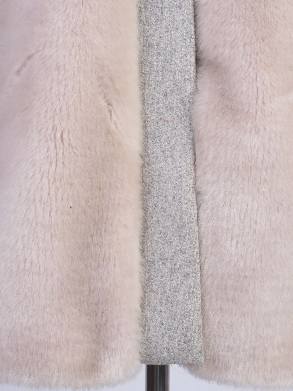 Excellent Sportmax Gray and Furry Women&