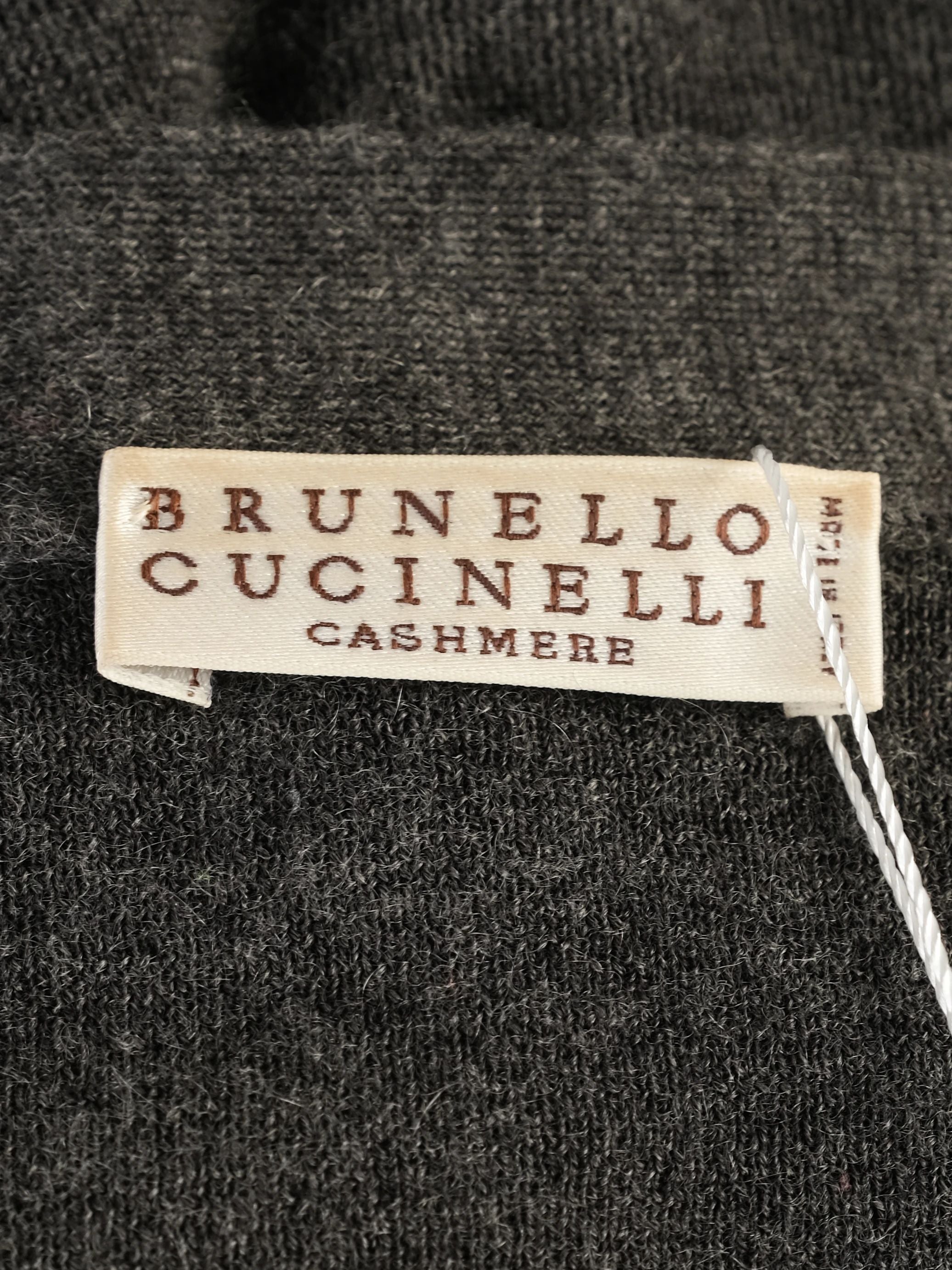 Average Brunello Cucinelli Gray Silk V-Neck Sweater Size S