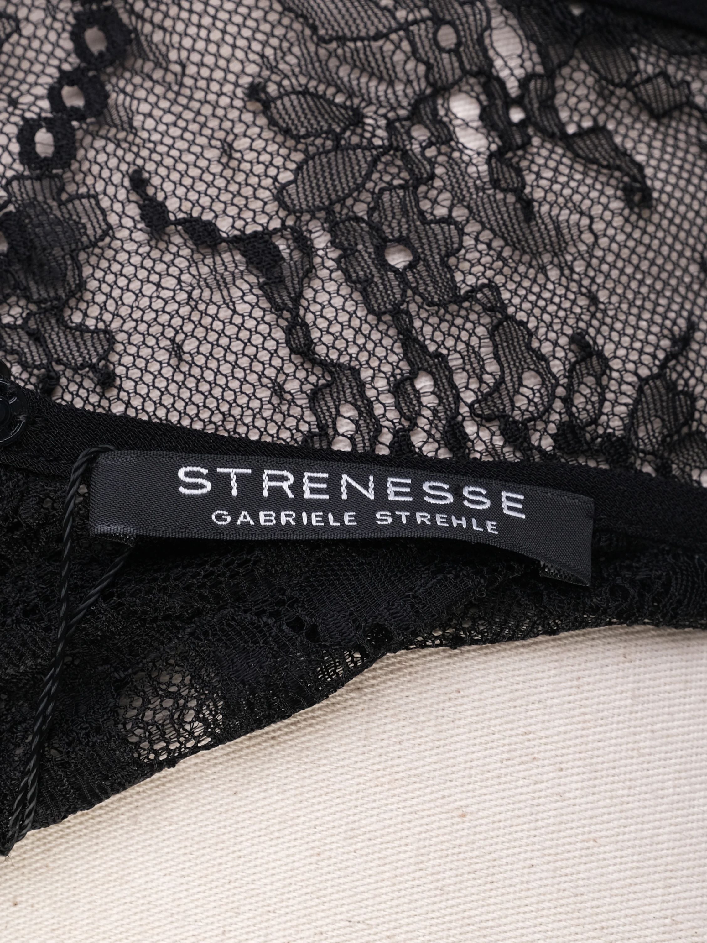 Excellent Strenesse Black Sleeveless Top with Lace Detailing Size M