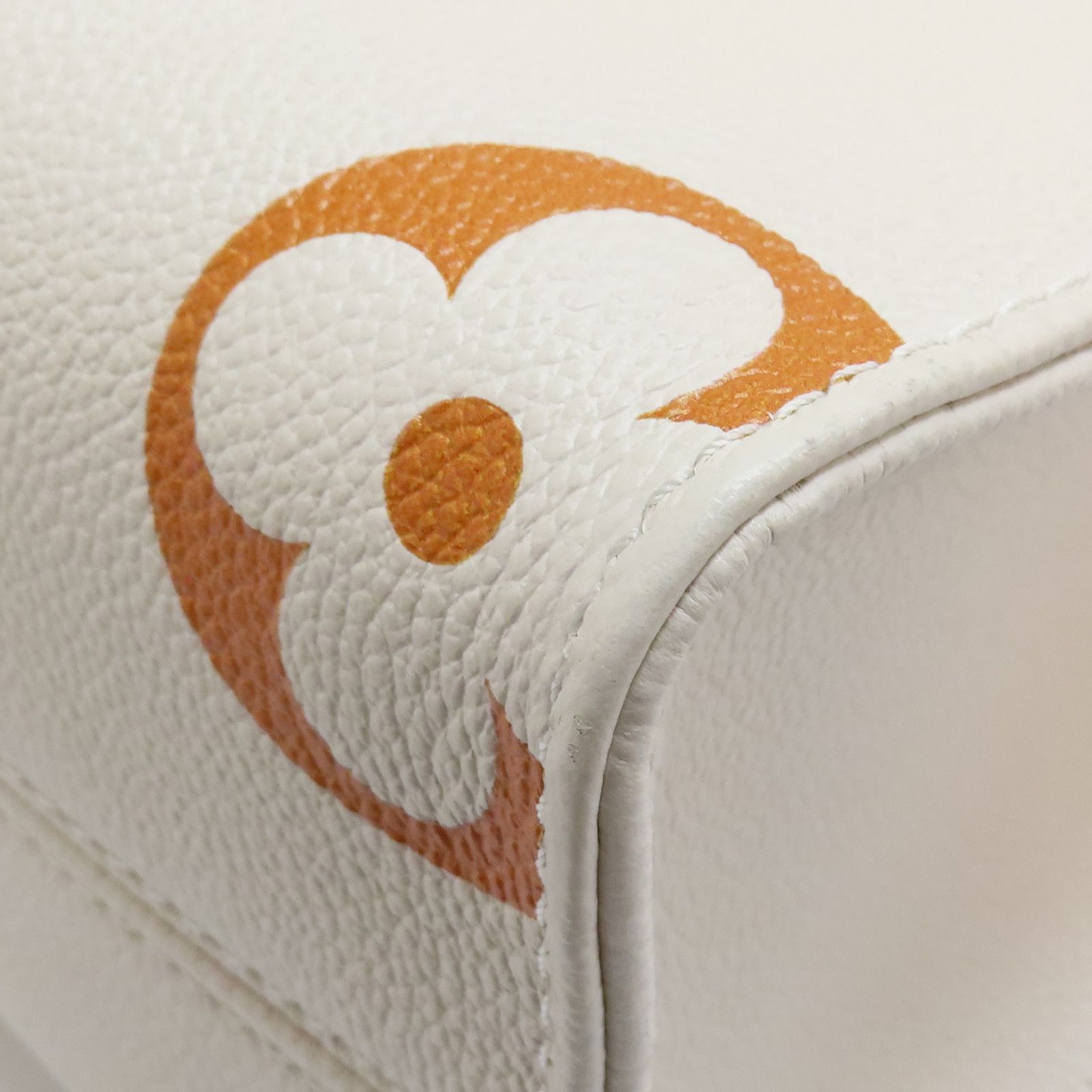 Louis Vuitton On The Go Pm Shoulder Handbag Calfskin Off White M 46513