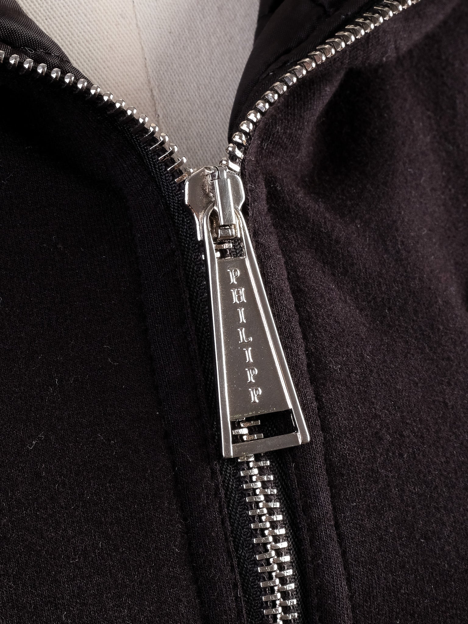 Excellent Phillipp Plein Black Sleeveless Hoodie with Embellished Crest