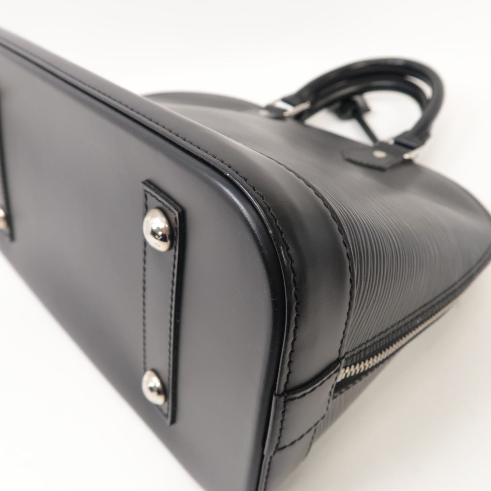 Louis Vuitton Epi Alma Pm Silver Handbag Black Black Black Handbag M 40302