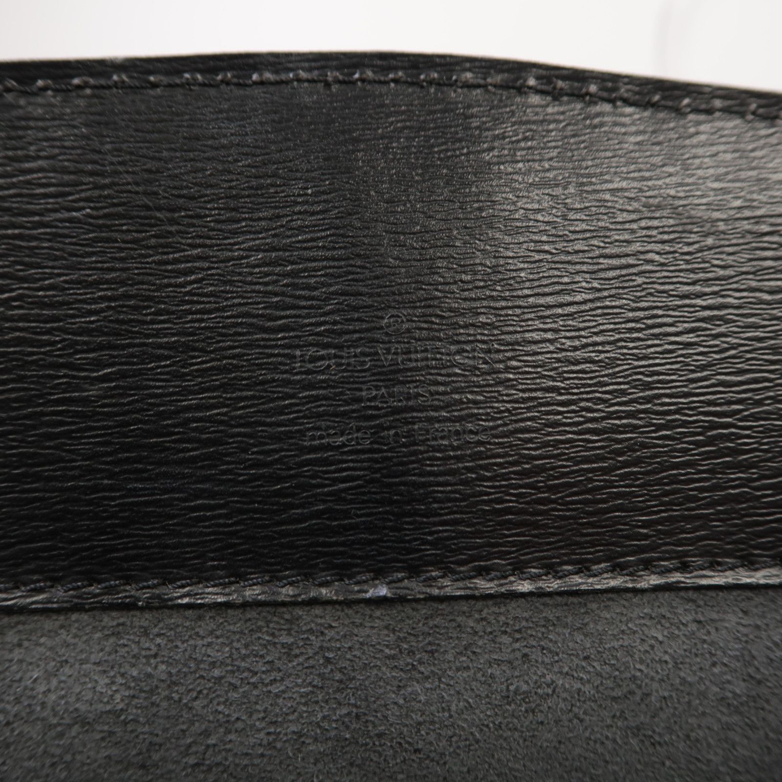 Louis Vuitton Epi Cluny Gold Shoulder Bag Black Black Shoulder Bag M 52252