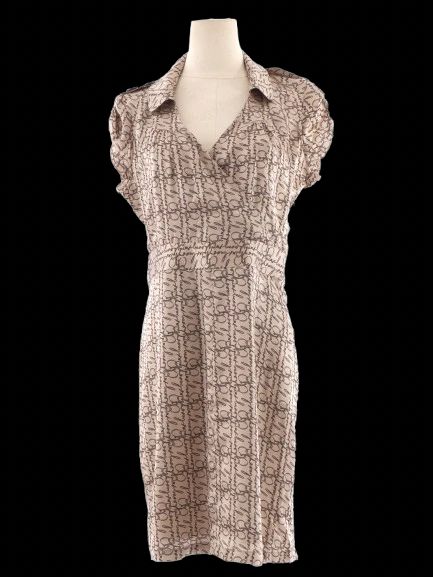 Excellent Burberry Gray Silk Dress Size XL with Decorative Pattern