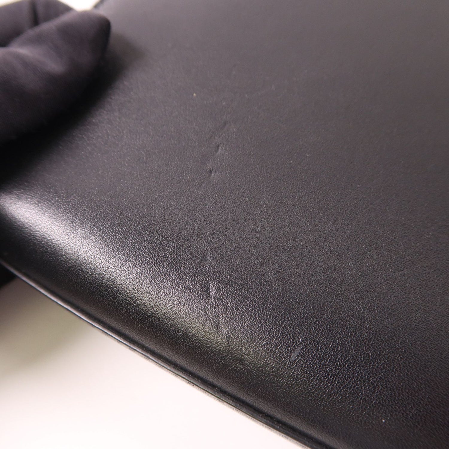 Saint Laurent Cowhide Leather Shoulder Bag Black Calfskin (cowhide) 470428