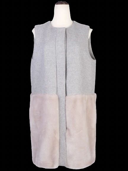 Excellent Sportmax Gray and Furry Women&