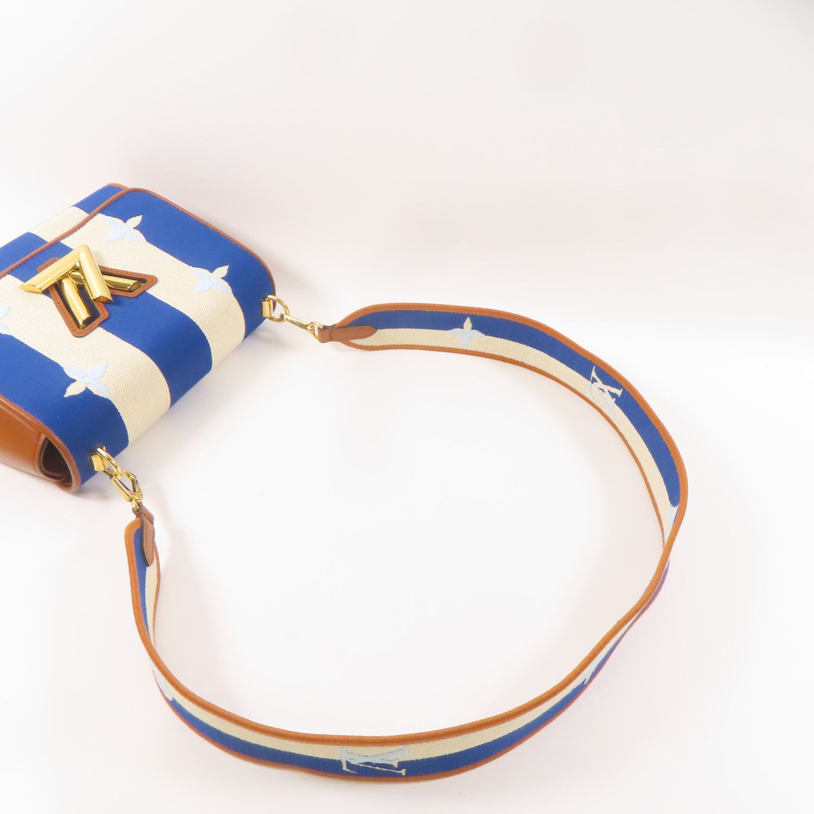 Louis Vuitton Canvas/leather Twist Gold Shoulder Back Bag Blue/white/black Blue White Blue/white/brown Shoulder Bag M 57