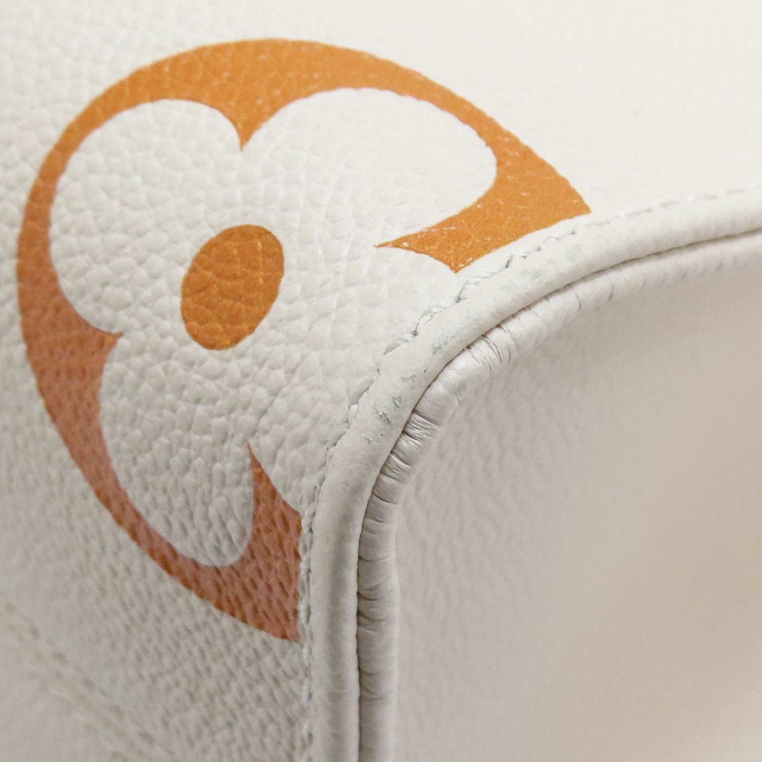 Louis Vuitton On The Go Pm Shoulder Handbag Calfskin Off White M 46513