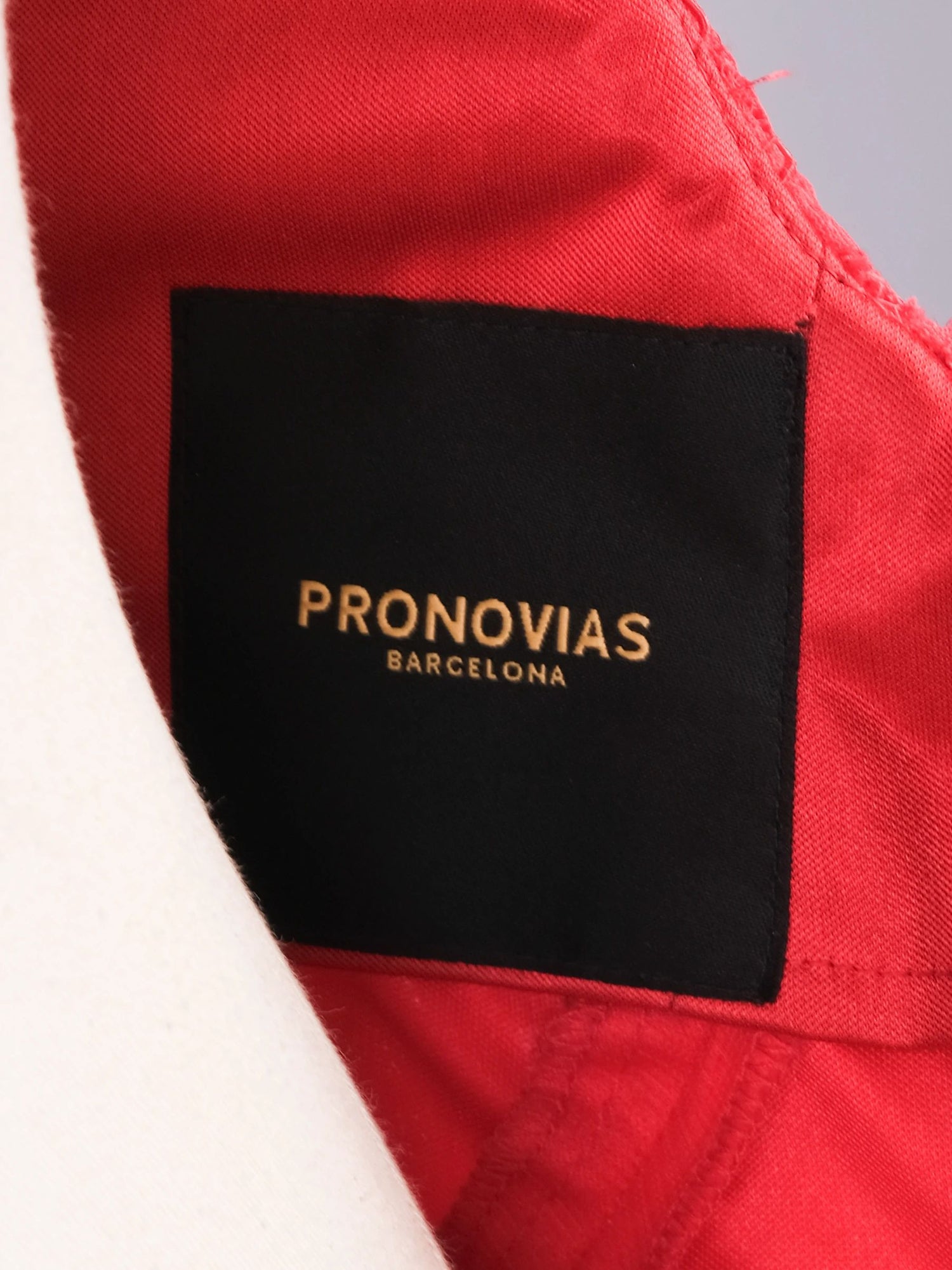 Excellent Pronovias Red Evening Gown Lace Detail Size L