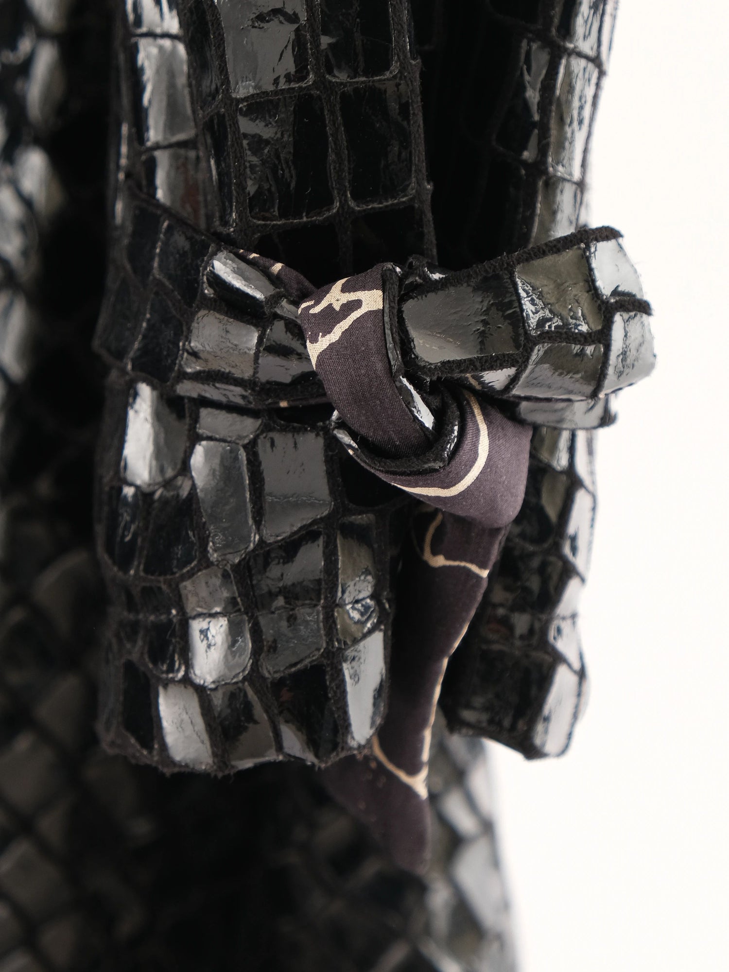 Excellent Armani Collezioni Black Crocodile-Patterned Trench Coat L