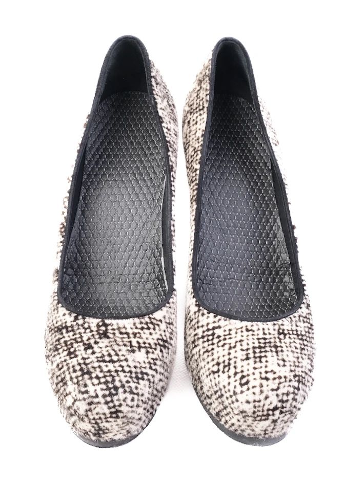 Excellent Yves Saint Laurent Black & White High-Heeled Shoes Size 39