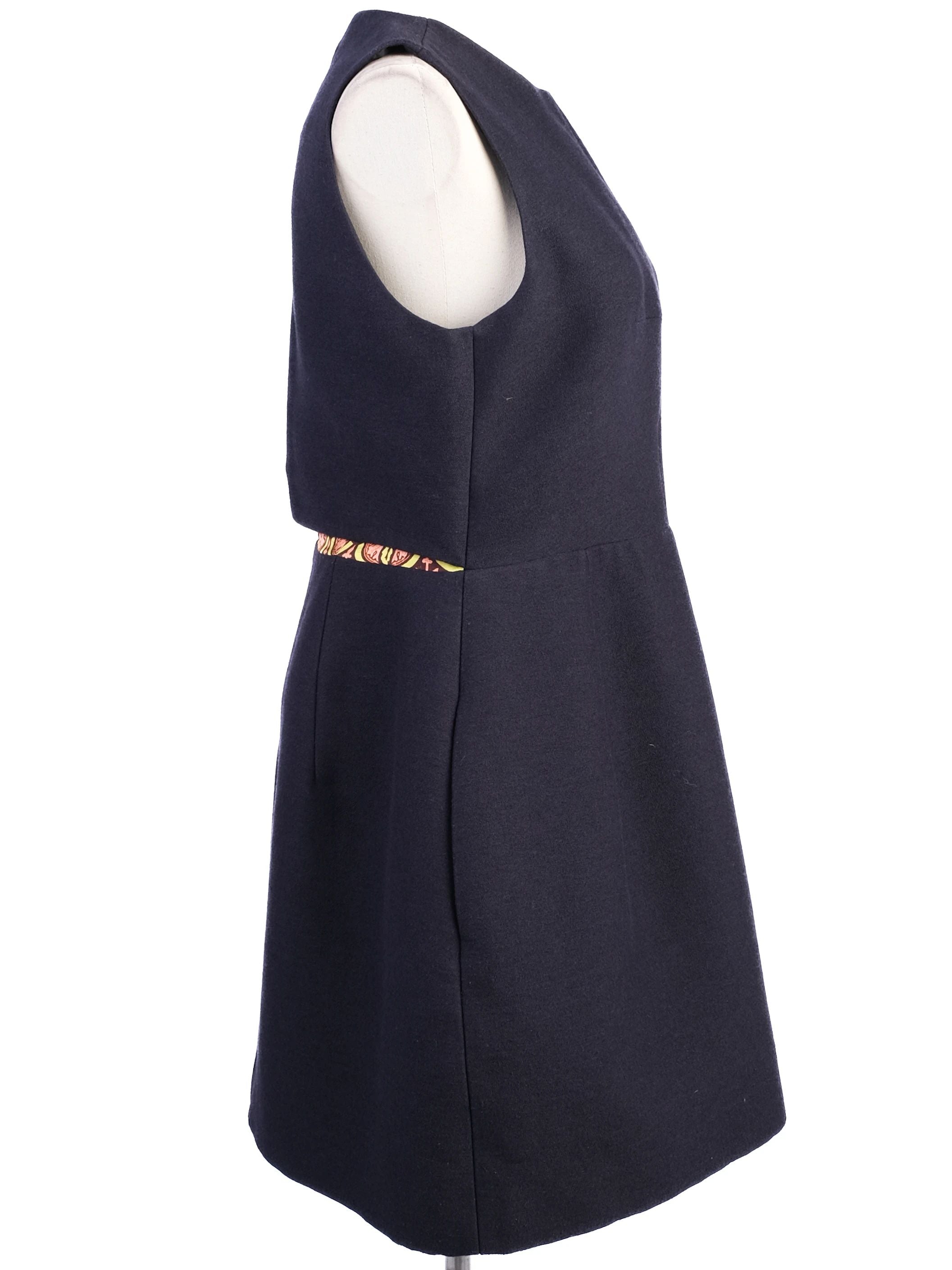 Excellent Carven Black Wool Dress Size M with Patterned Detail