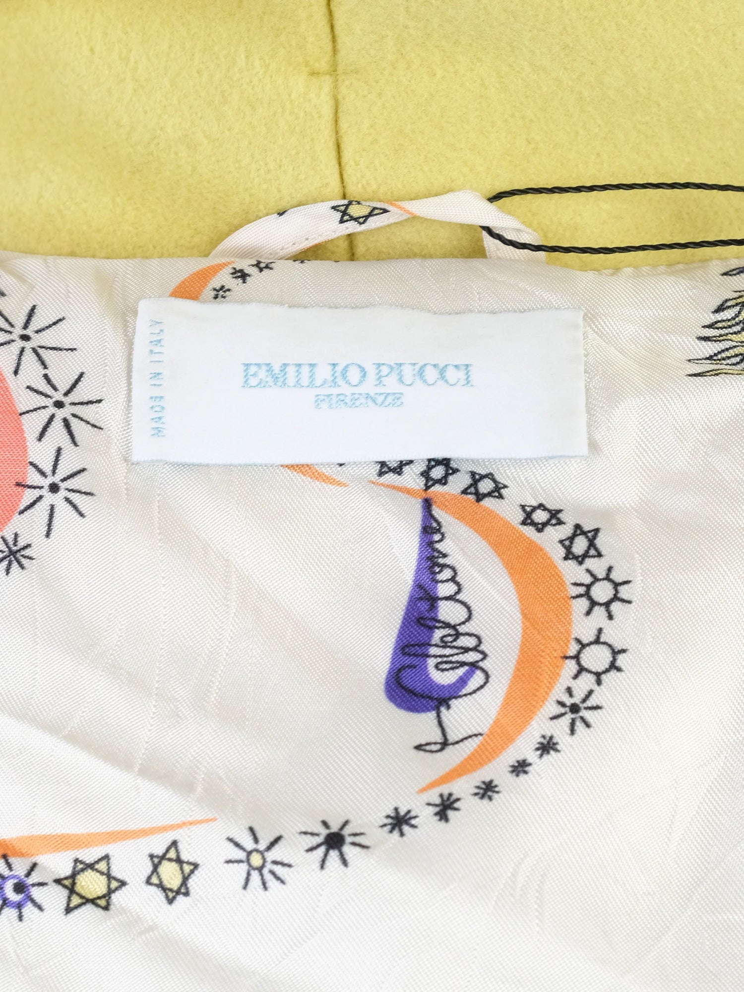 Excellent Emilio Pucci Yellow Wool Hooded Coat Size M with Fur Collar