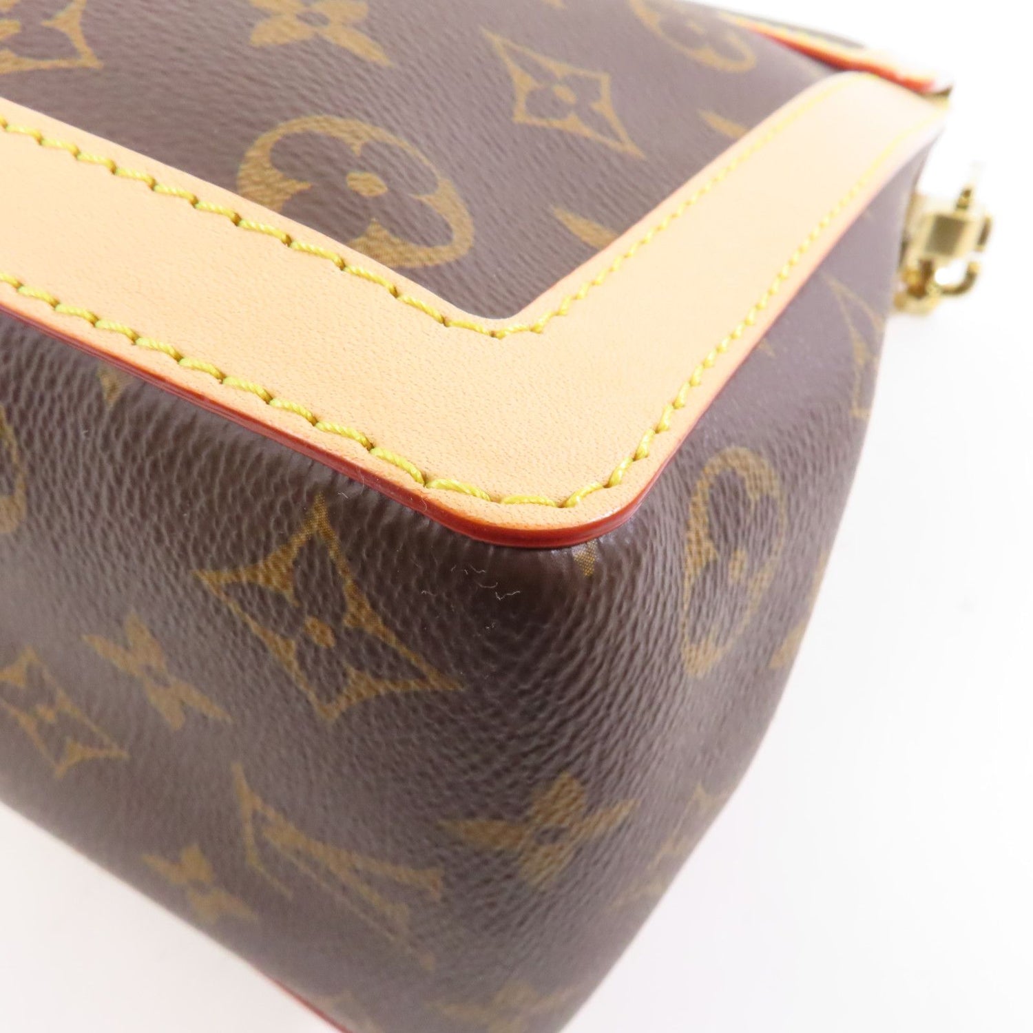 Louis Vuitton Monogram Dauphine Soft Gm Kinpaku Hand-handed Bag For Shoulders And Backs Palm Colo