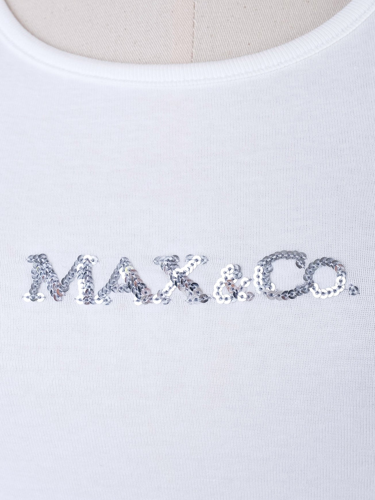 EXCELLENT MaxCo White Cotton T-Shirt Size XS with Decorative Print