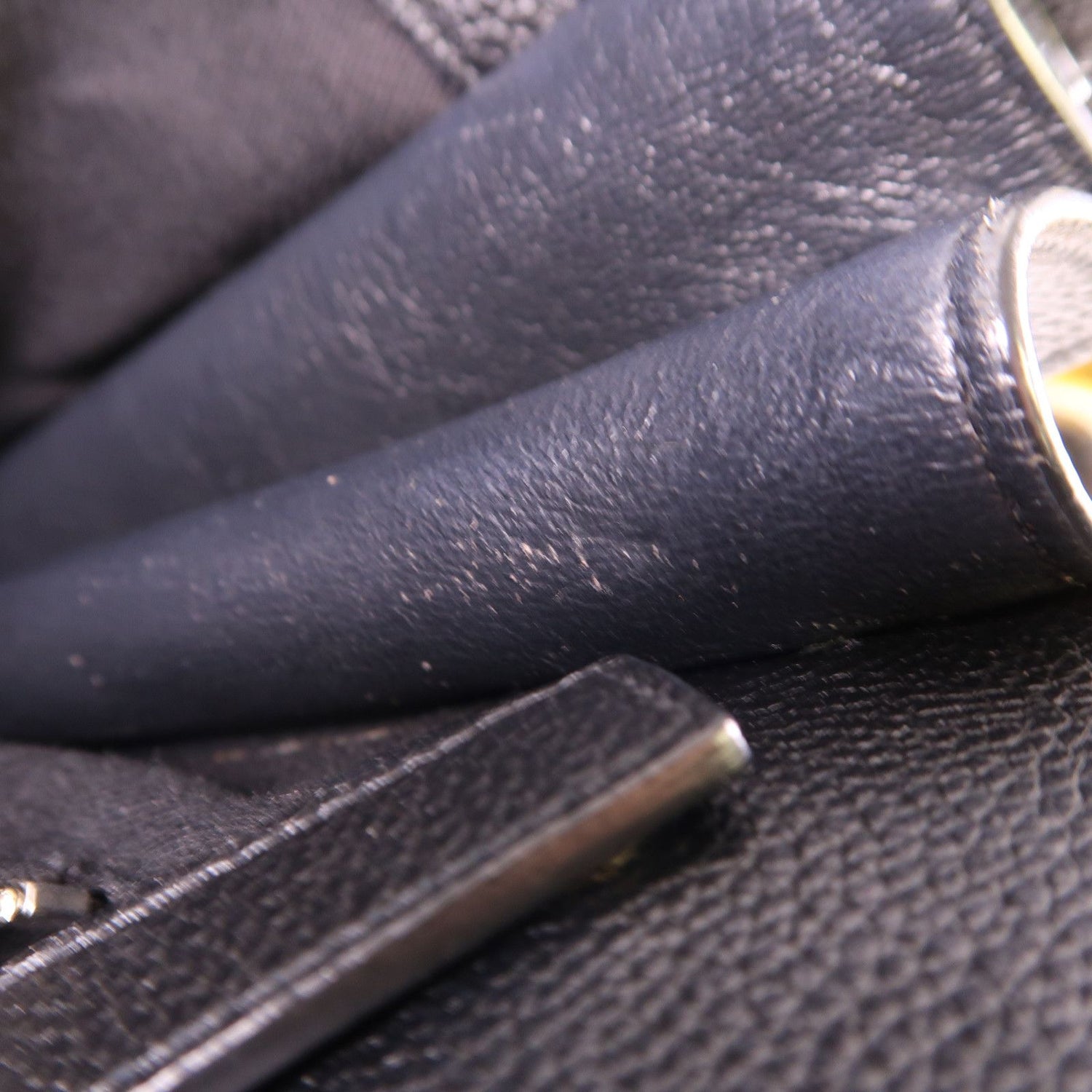 Saint Laurent Cowhide Leather Hand Bag Black Calfskin (cowhide) Ars 647168