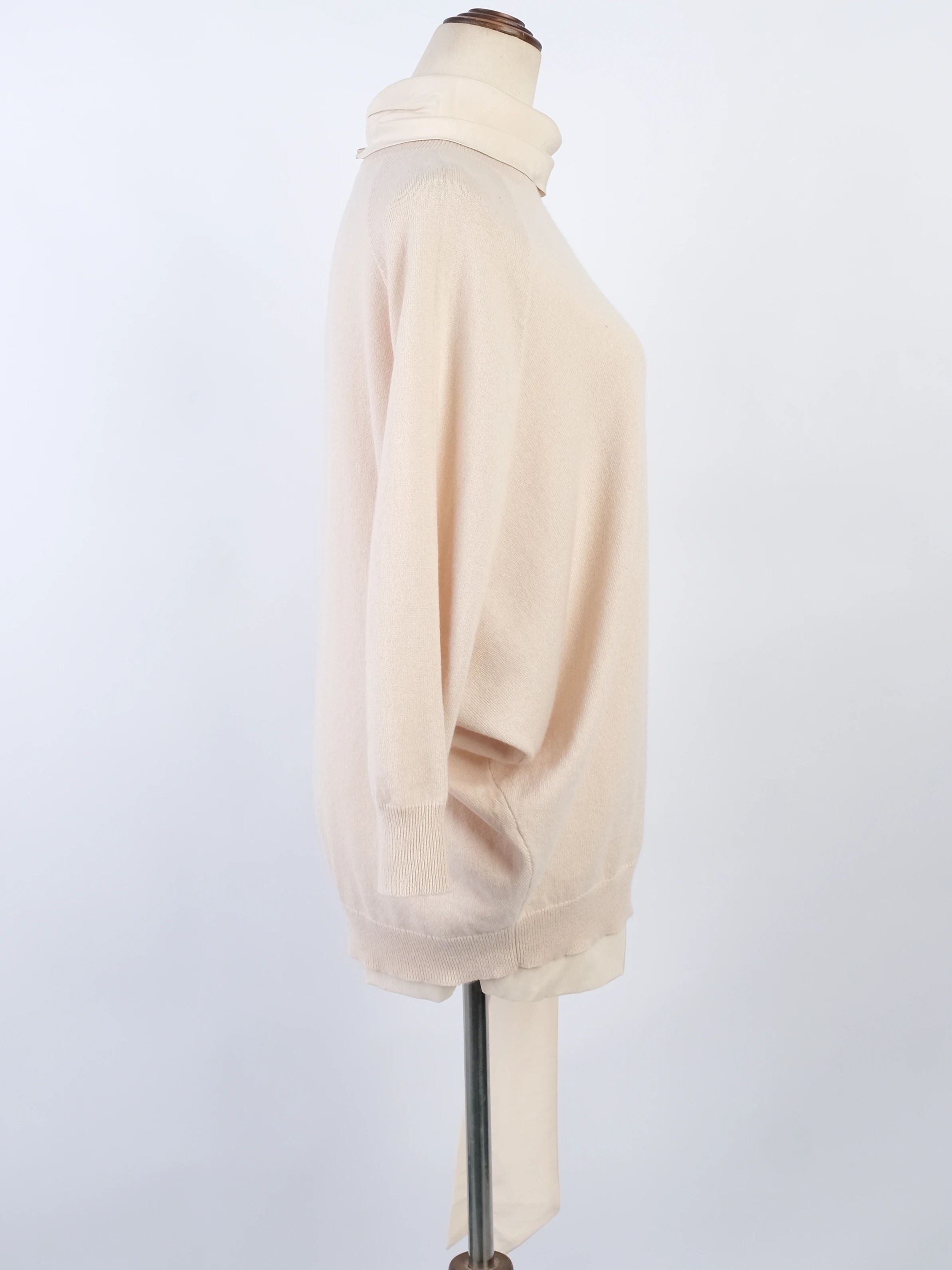 NEW Brunello Cucinelli Pink Cashmere Turtleneck Size M with Knot Detail