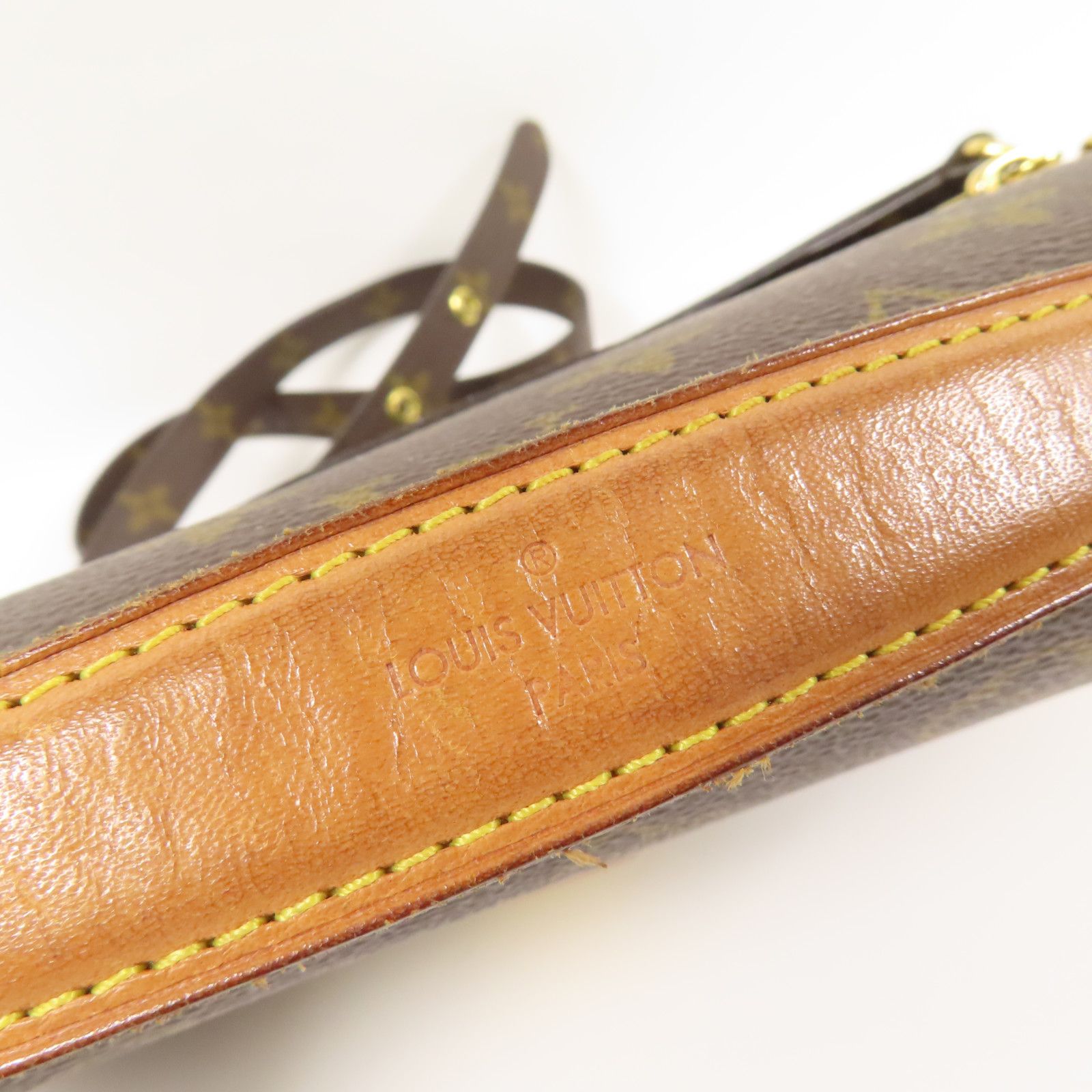 Louis Vuitton Pochette Metis, Monogram