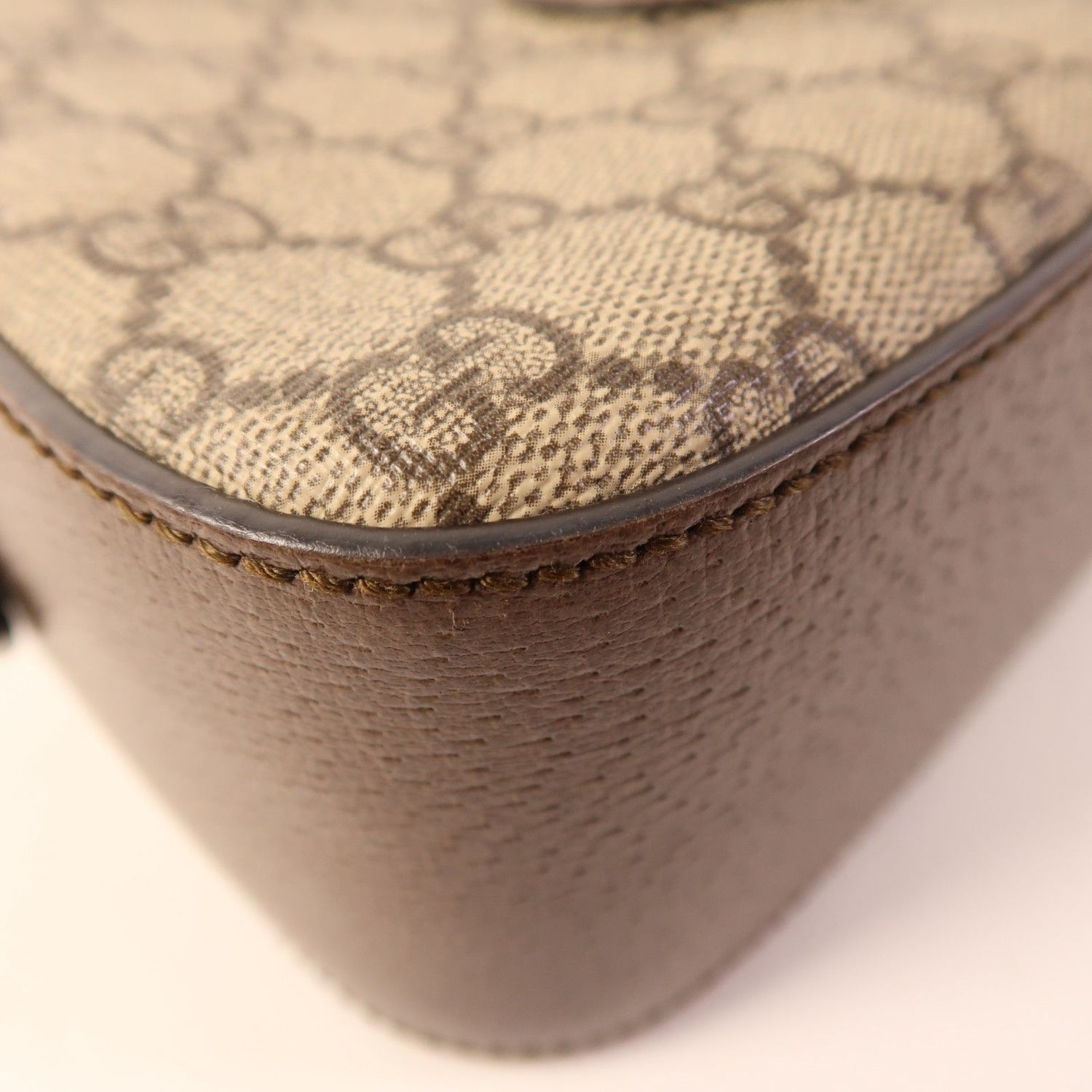 Gucci Painted Canvas Gg Supreme Messenger Gold Shoulder Bag Brown Beige/brown Pvc Coated Canvas 476466