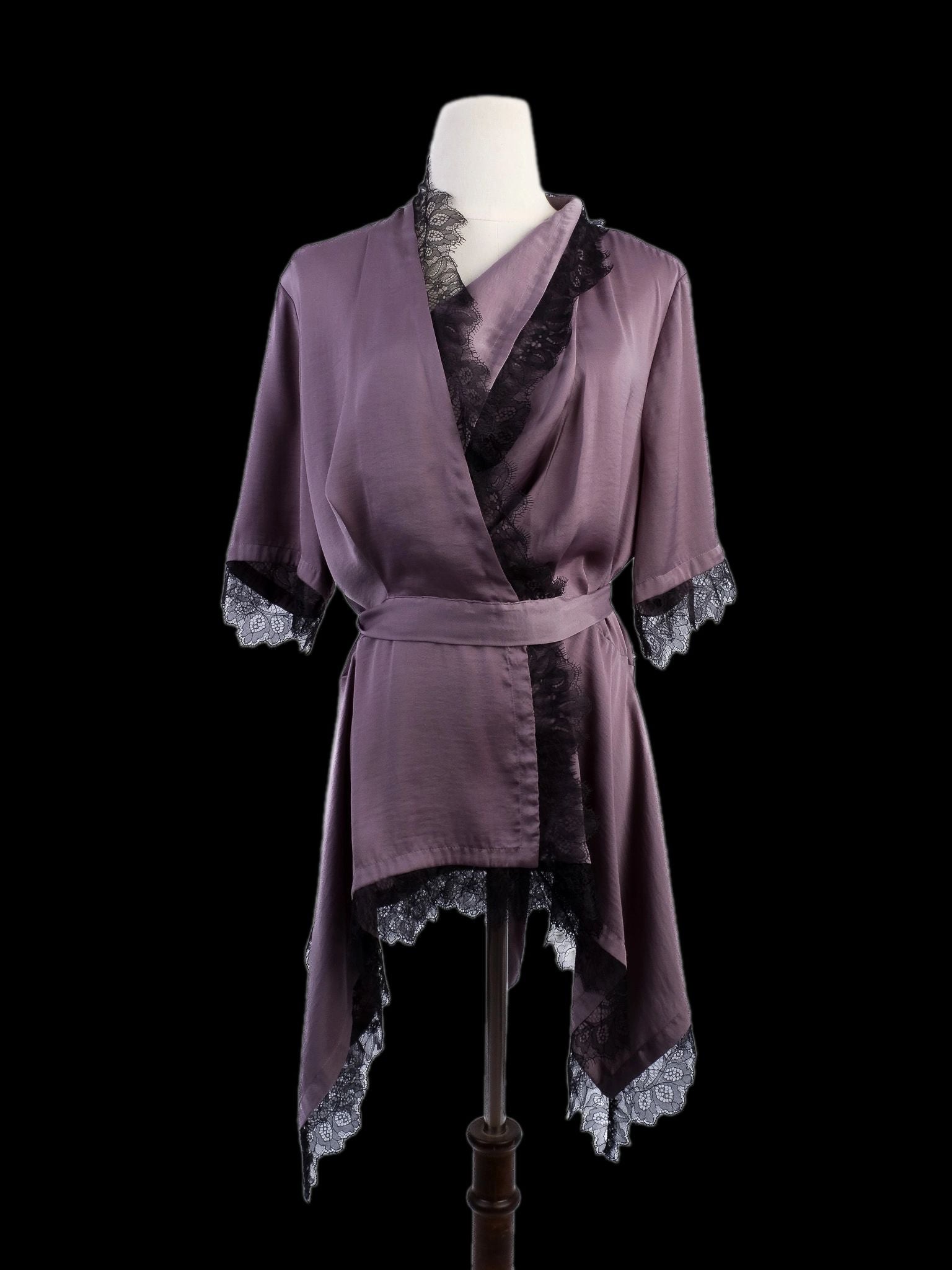 Excellent BCBGMaxazria Gray Satin Robe with Black Lace Size L