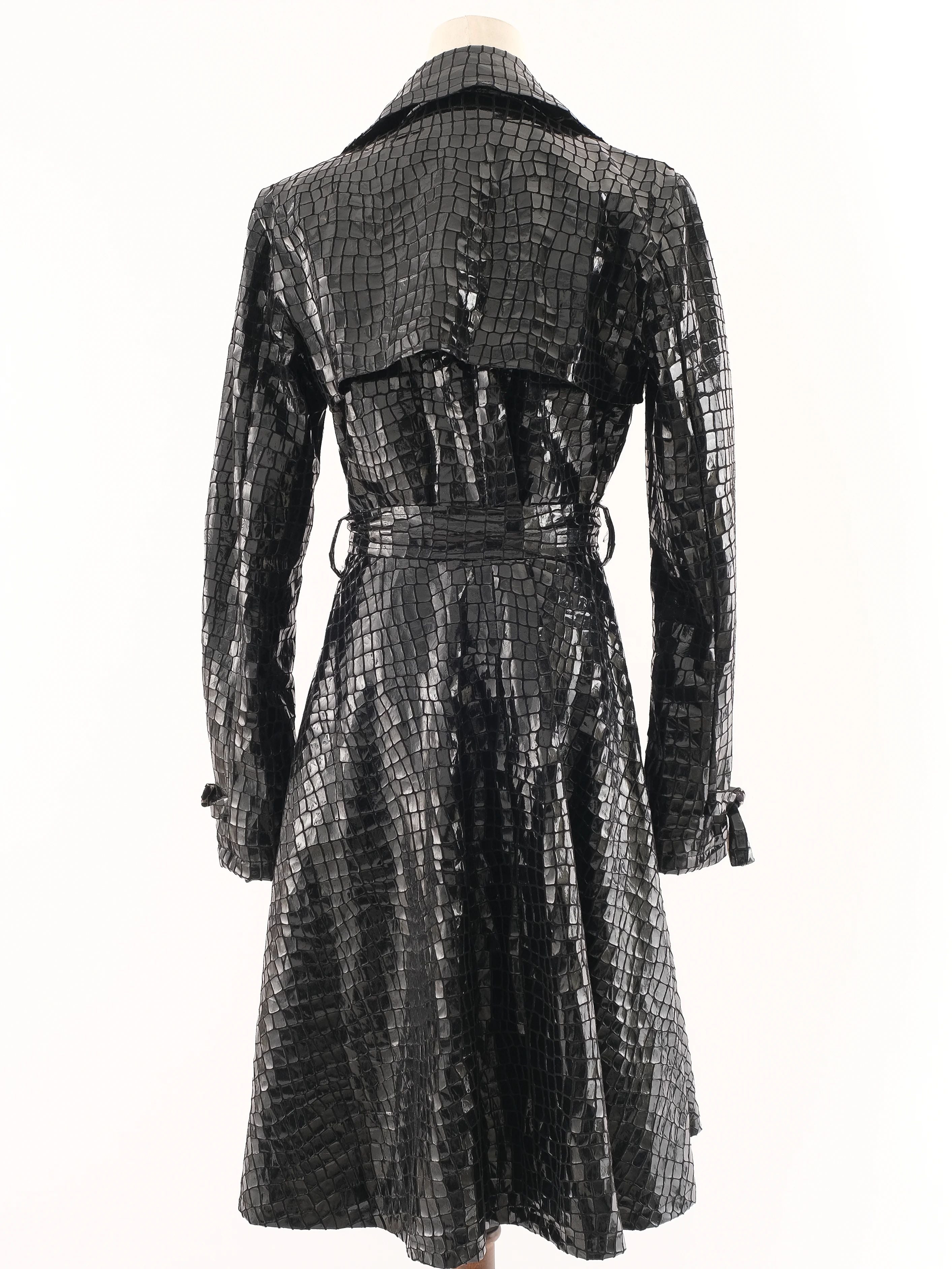 Excellent Armani Collezioni Black Crocodile-Patterned Trench Coat L