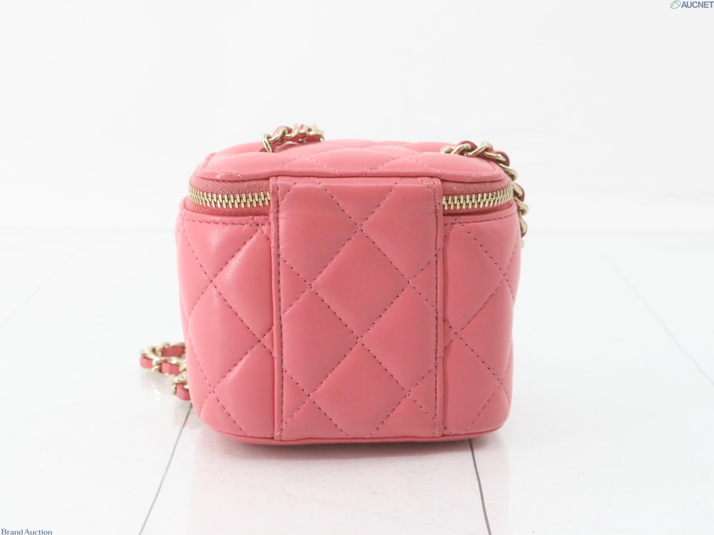 Chanel Matelasse Lamb Vanity/ Chain Pouch Pink