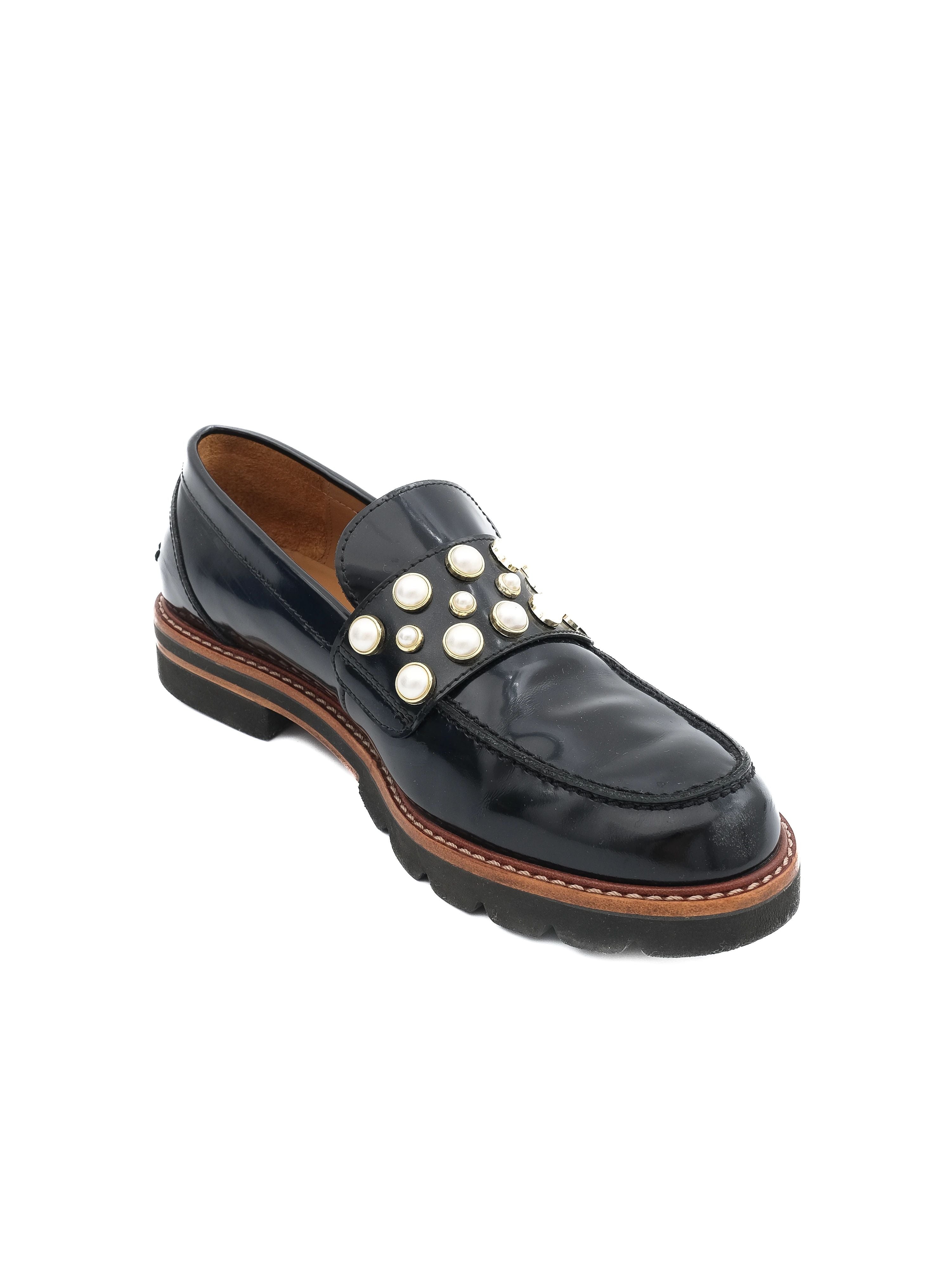 Excellent Stuart Weitzman Black Leather Loafers Size 36.5 with Pearls & Studs