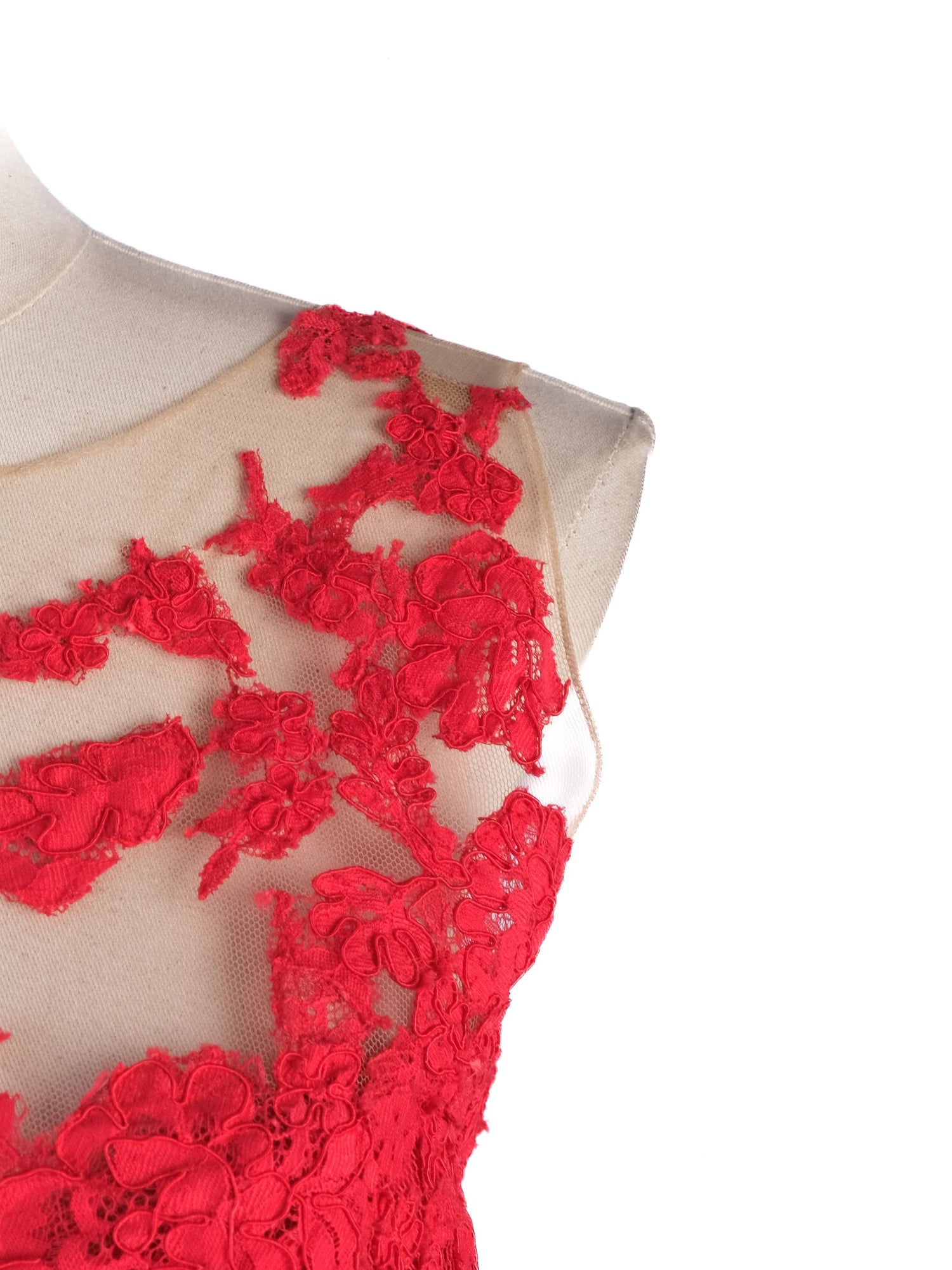 Excellent Pronovias Red Evening Gown Lace Detail Size L