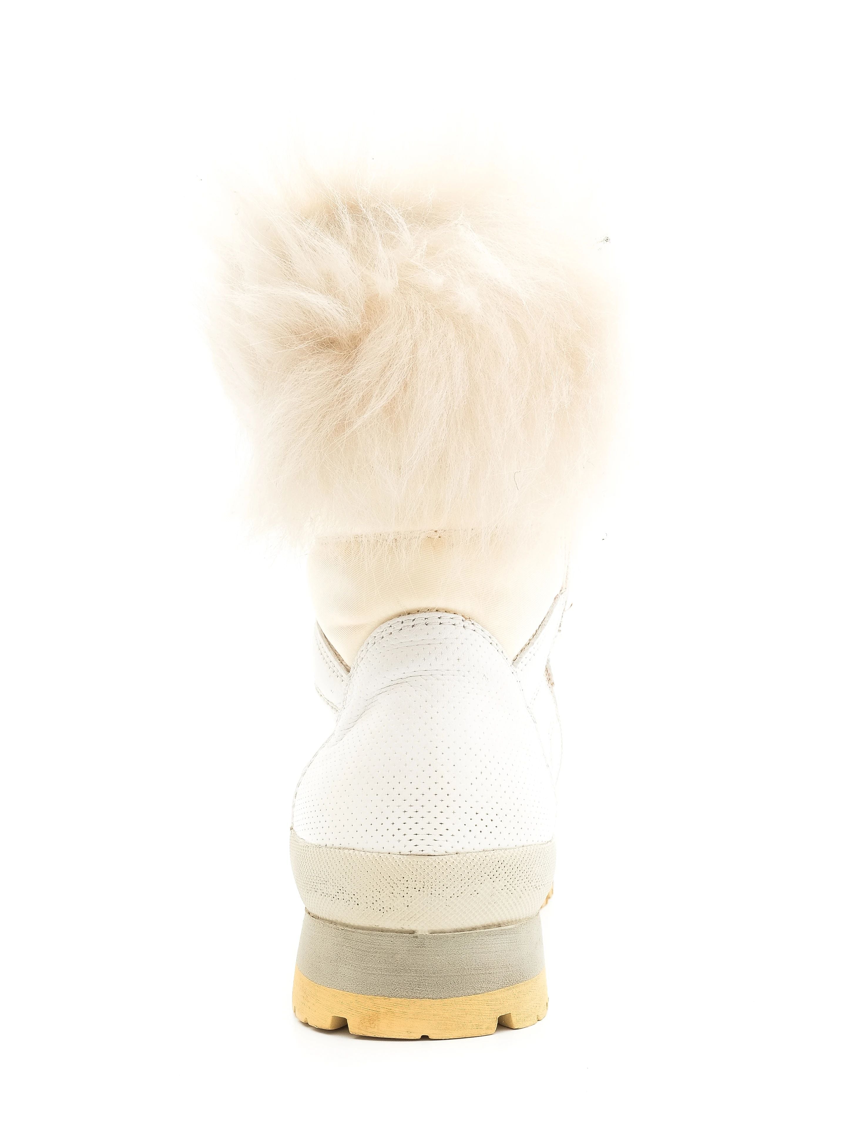 NEW Bogner White Fuzzy Boots Size 38 Winter Rugged Sole