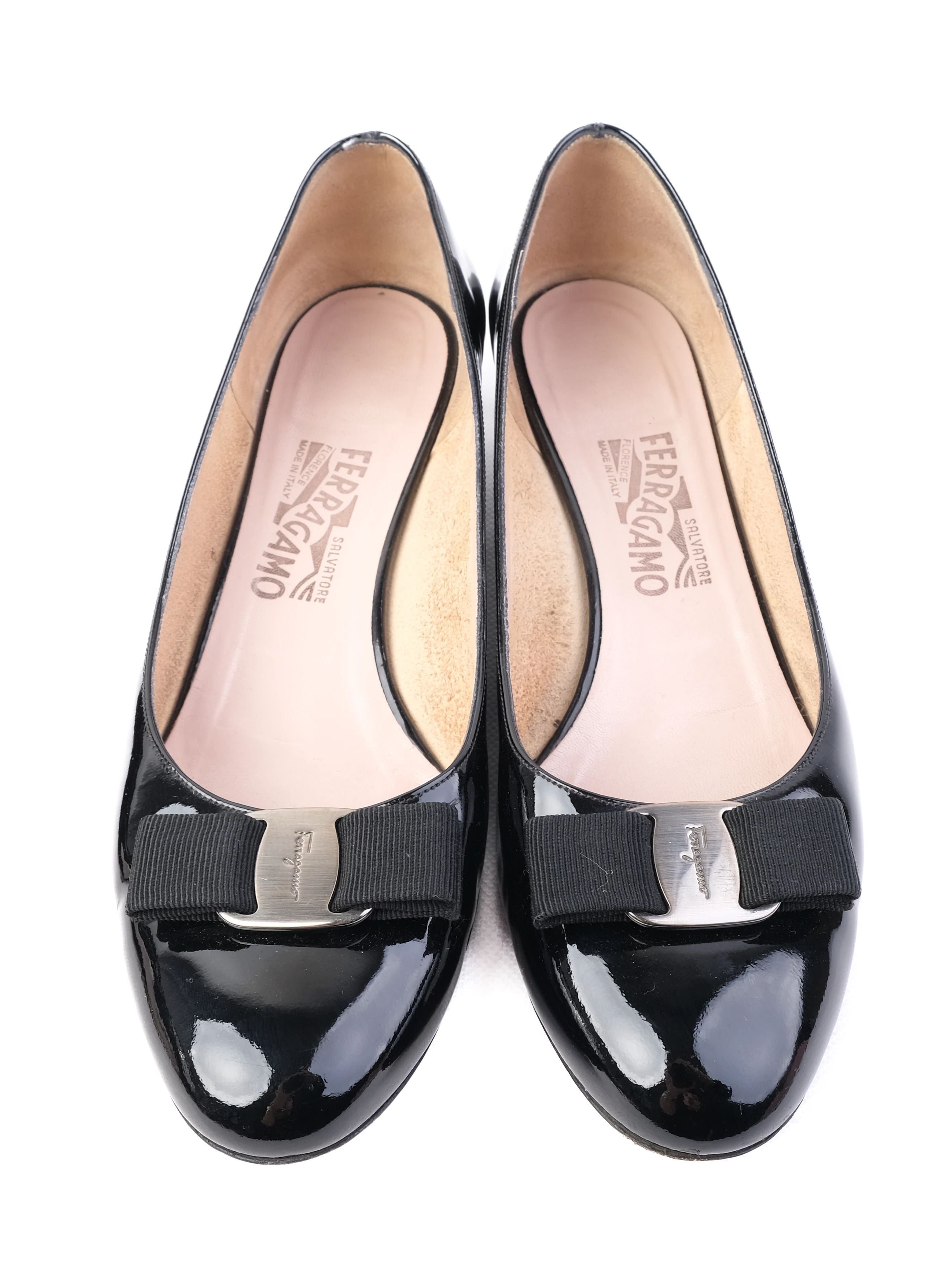 Excellent Salvatore Ferragamo Black Leather Shoes Size 40 with Bow