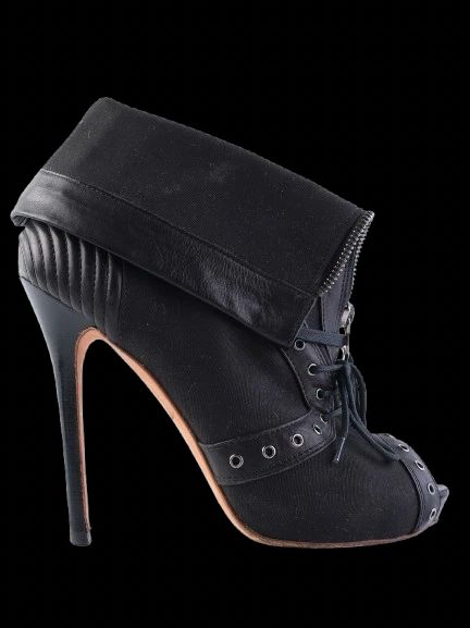 Good Alexander McQueen Black Leather Stiletto Booties Size 39