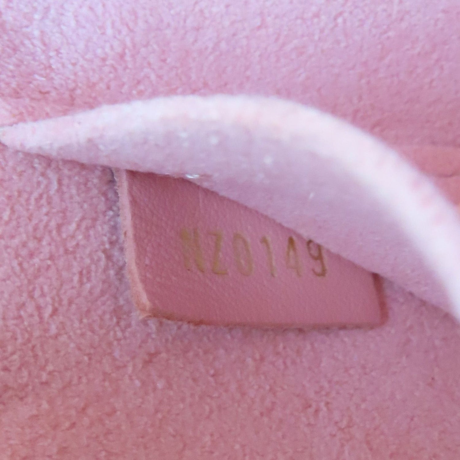 Louis Vuitton New Wave Love Lock Heart Shoulder Bag Calfskin Pink M 53205