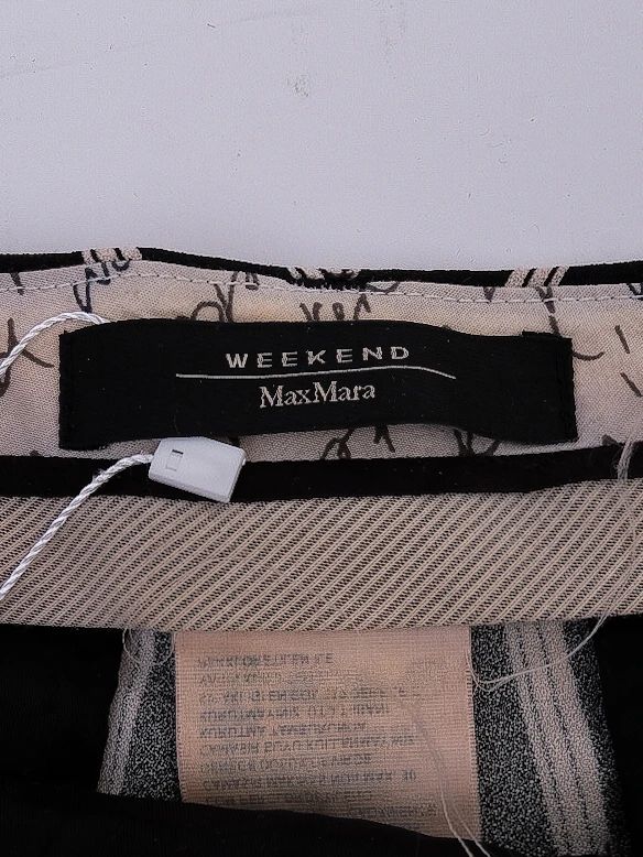 Average Max Mara Black Vertical Stripe Pants Size L Weekend MaxMara