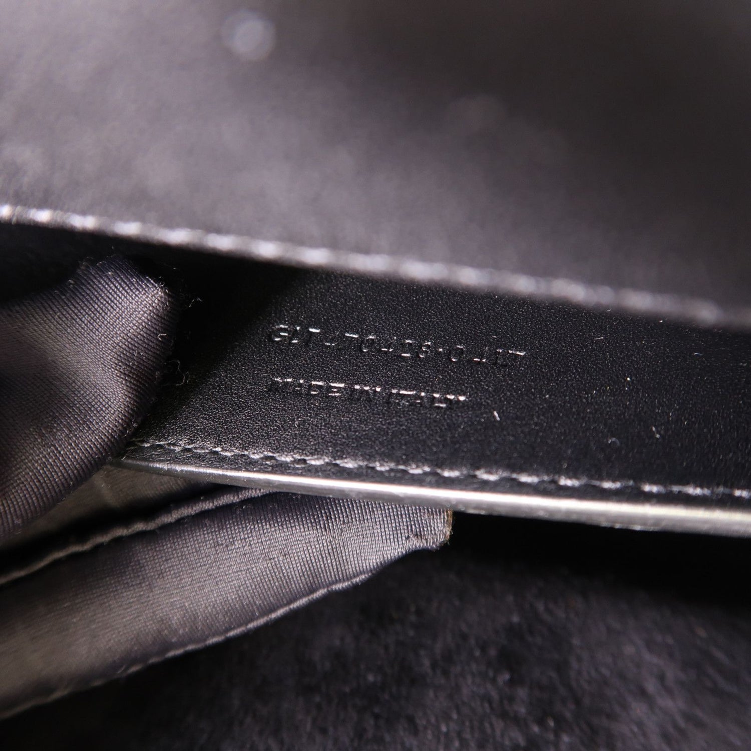 Saint Laurent Cowhide Leather Shoulder Bag Black Calfskin (cowhide) 470428