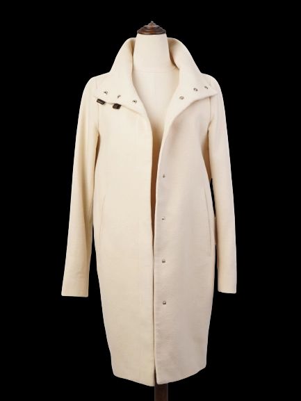 Herno White Wool Coat Size S Excellent Condition Minimalist Design