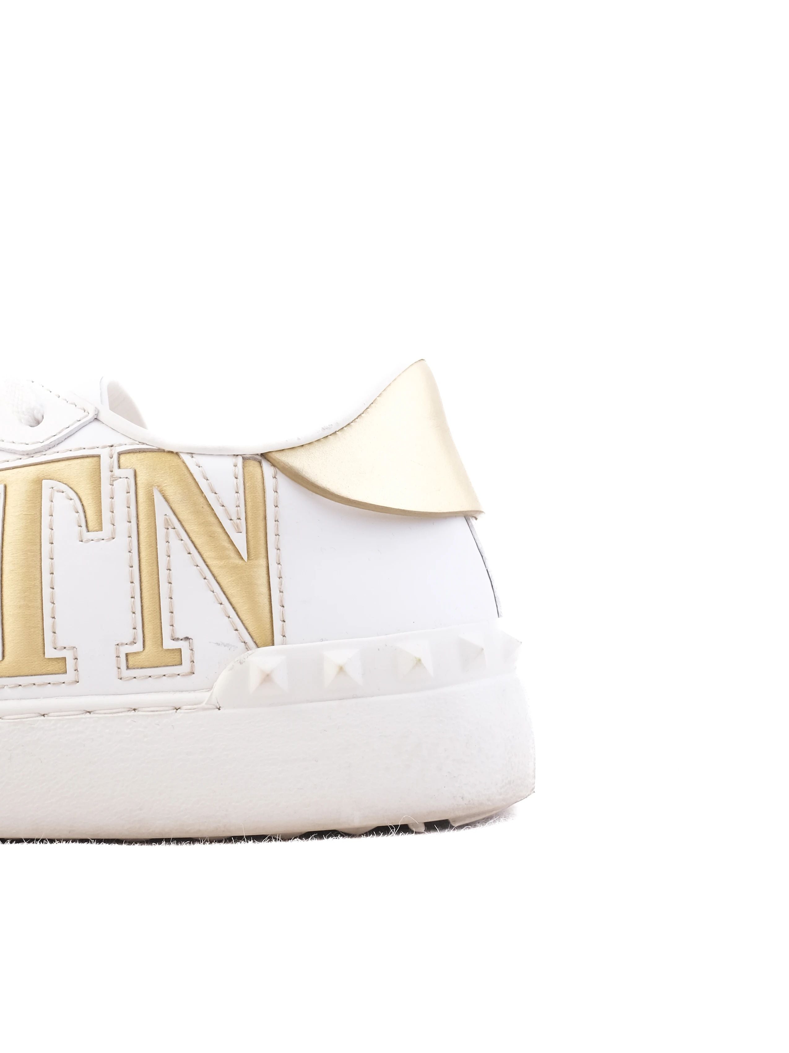 Excellent Valentino White Leather Sneakers Size 36 with Gold Accents