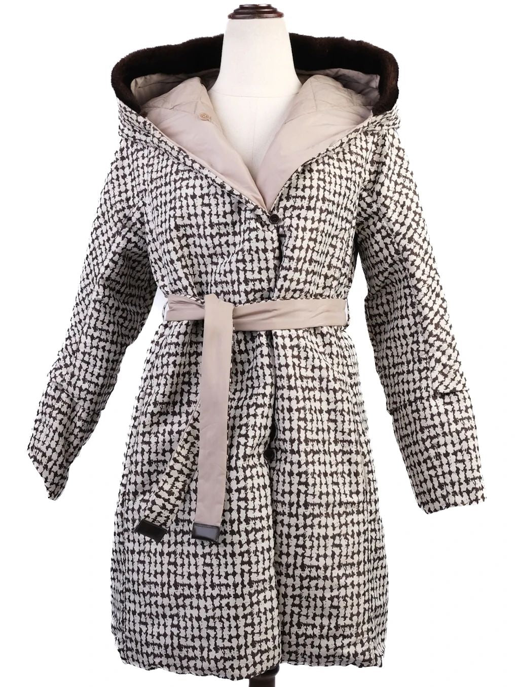 Excellent Max Mara Quilted Beige Coat with Hood & Patterned Lining