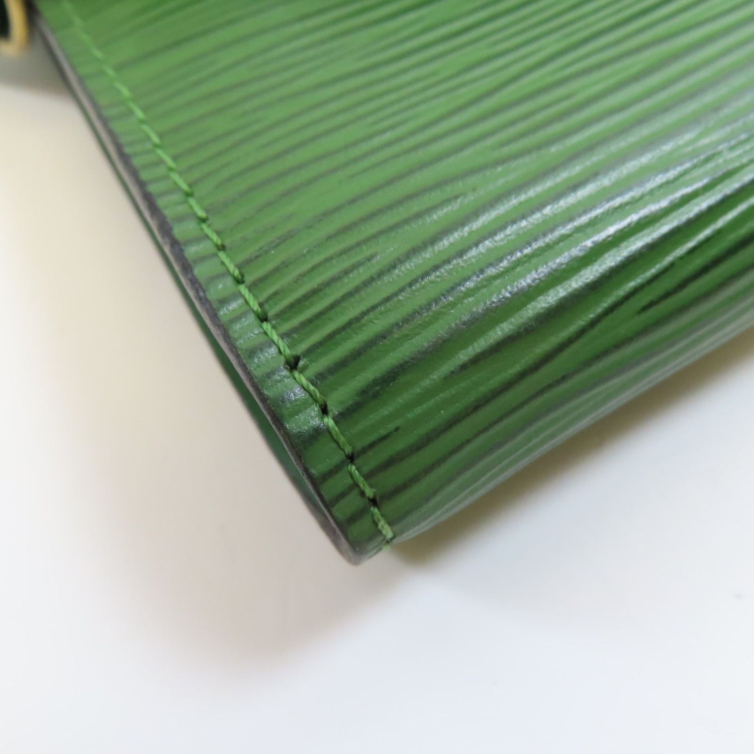 Louis Vuitton Epi Pochette Accessories Kanagi Hand-turned Bag Green Color Green Handbag M 52944