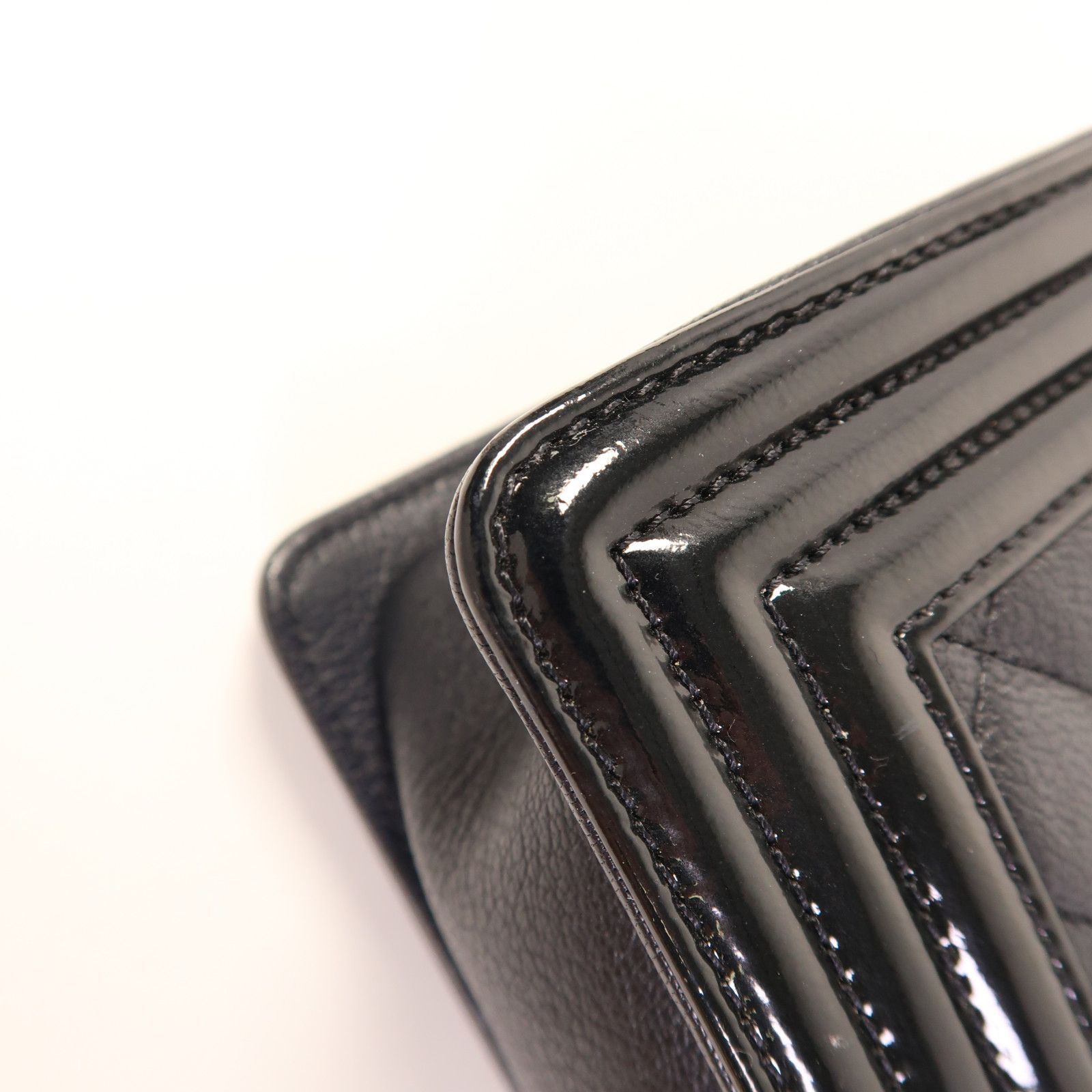 Chanel Black Cowhide Leather Crossbody Back Bag Calfskin (cowhide) Boy 28