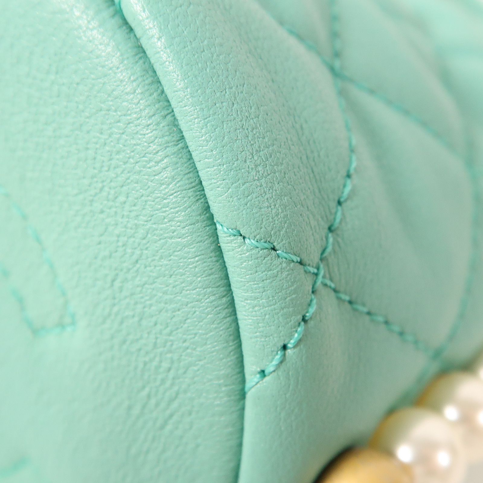 Chanel Green Sheepskin Leather Pearl Bucket Golden Shoulder Bucket Shoulder Bag Lambskin (sheep Leather)