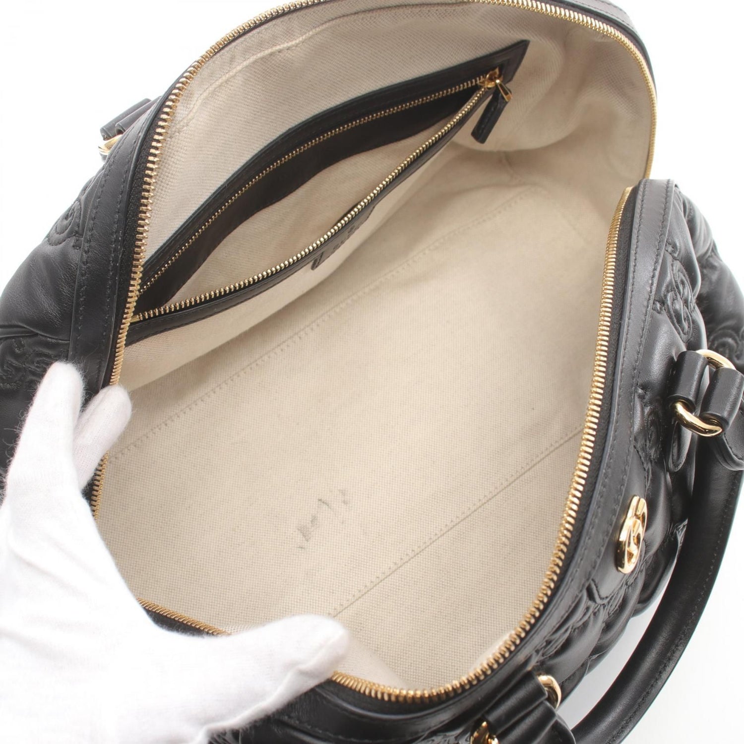 Gucci Gg Matelasse Handbag Black Leather 702242