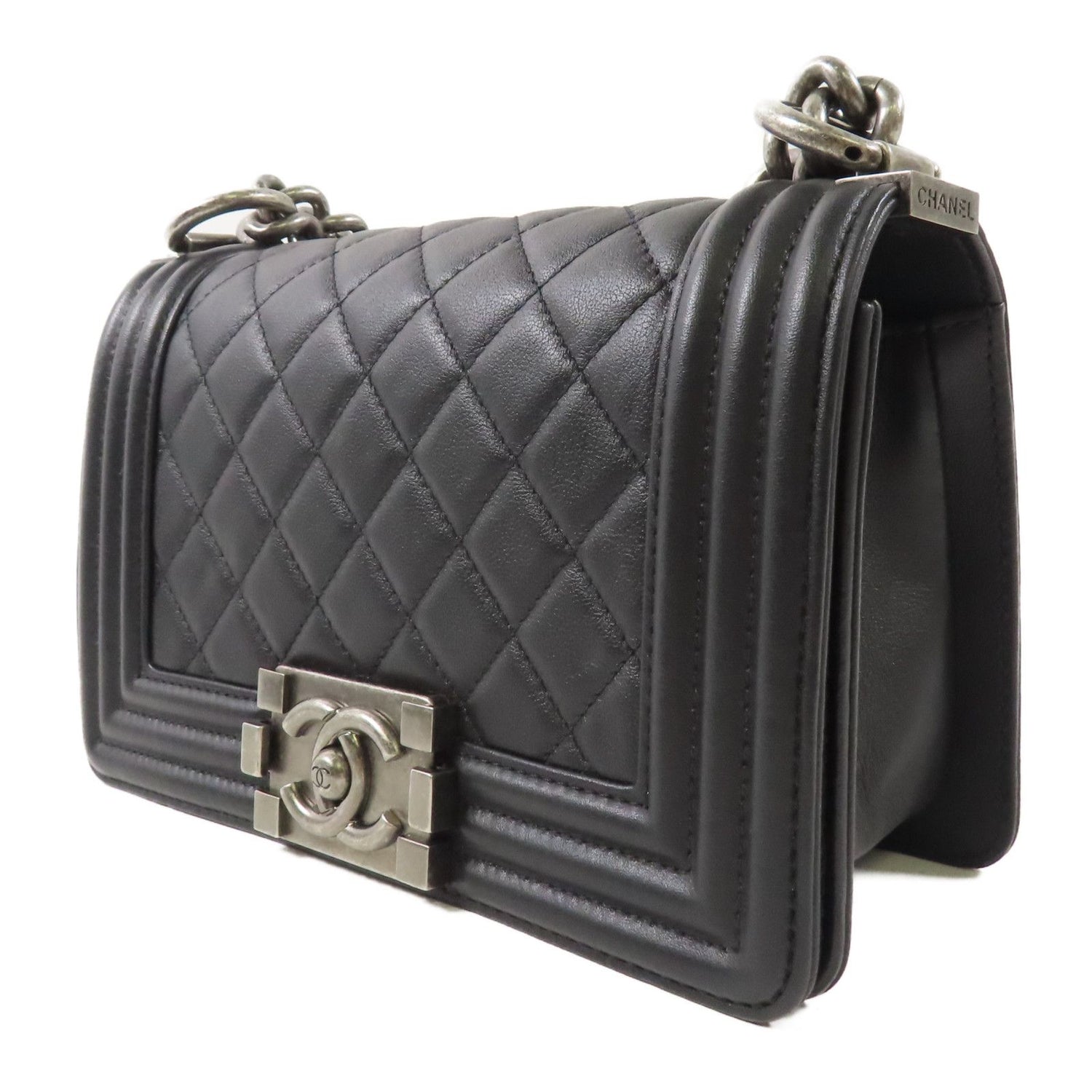 Chanel Black Cowhide Leather Boy 20 Cross Shoulder Bag Calfskin (cowhide) A 67085