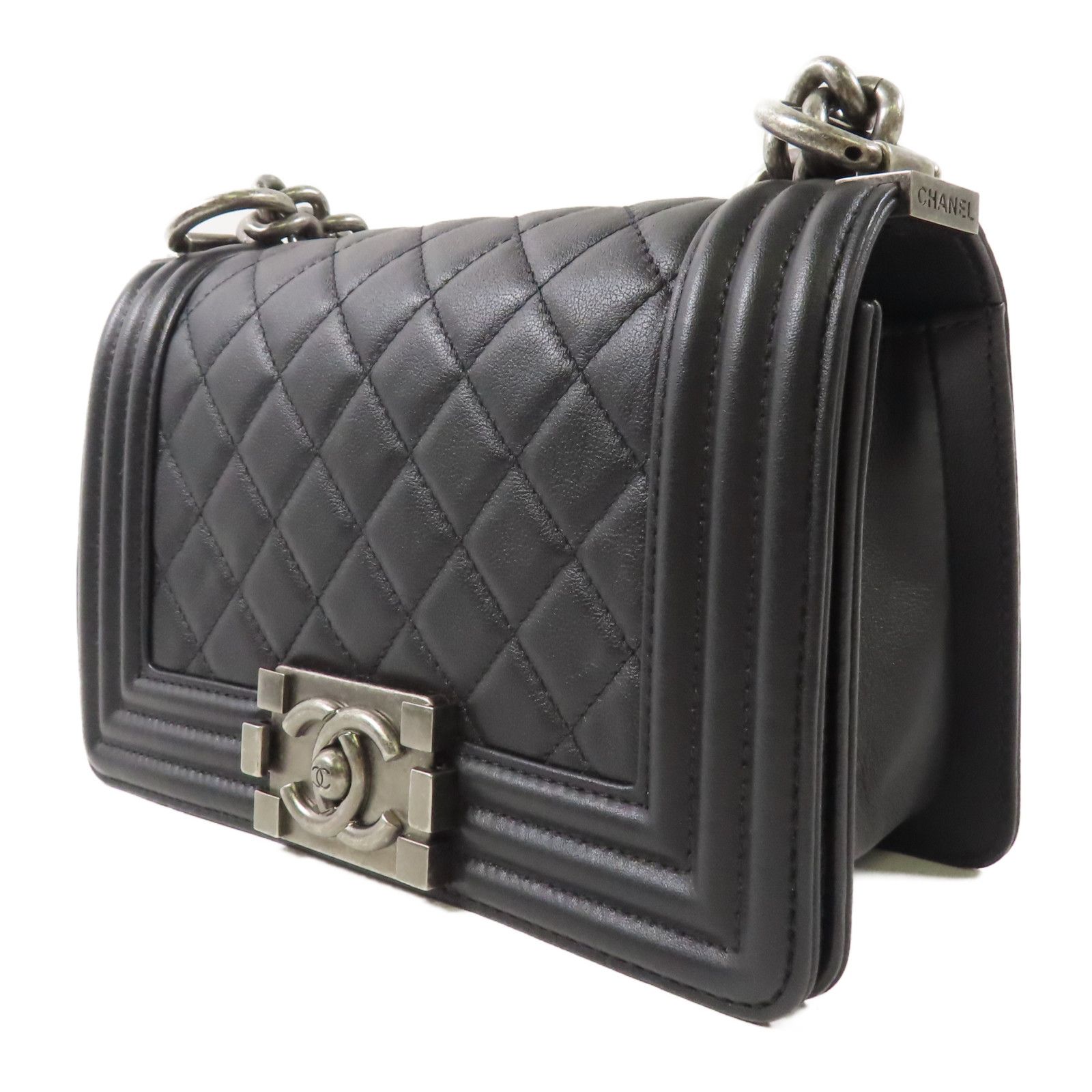 Chanel Black Cowhide Leather Boy 20 Cross Shoulder Bag Calfskin (cowhide) A 67085