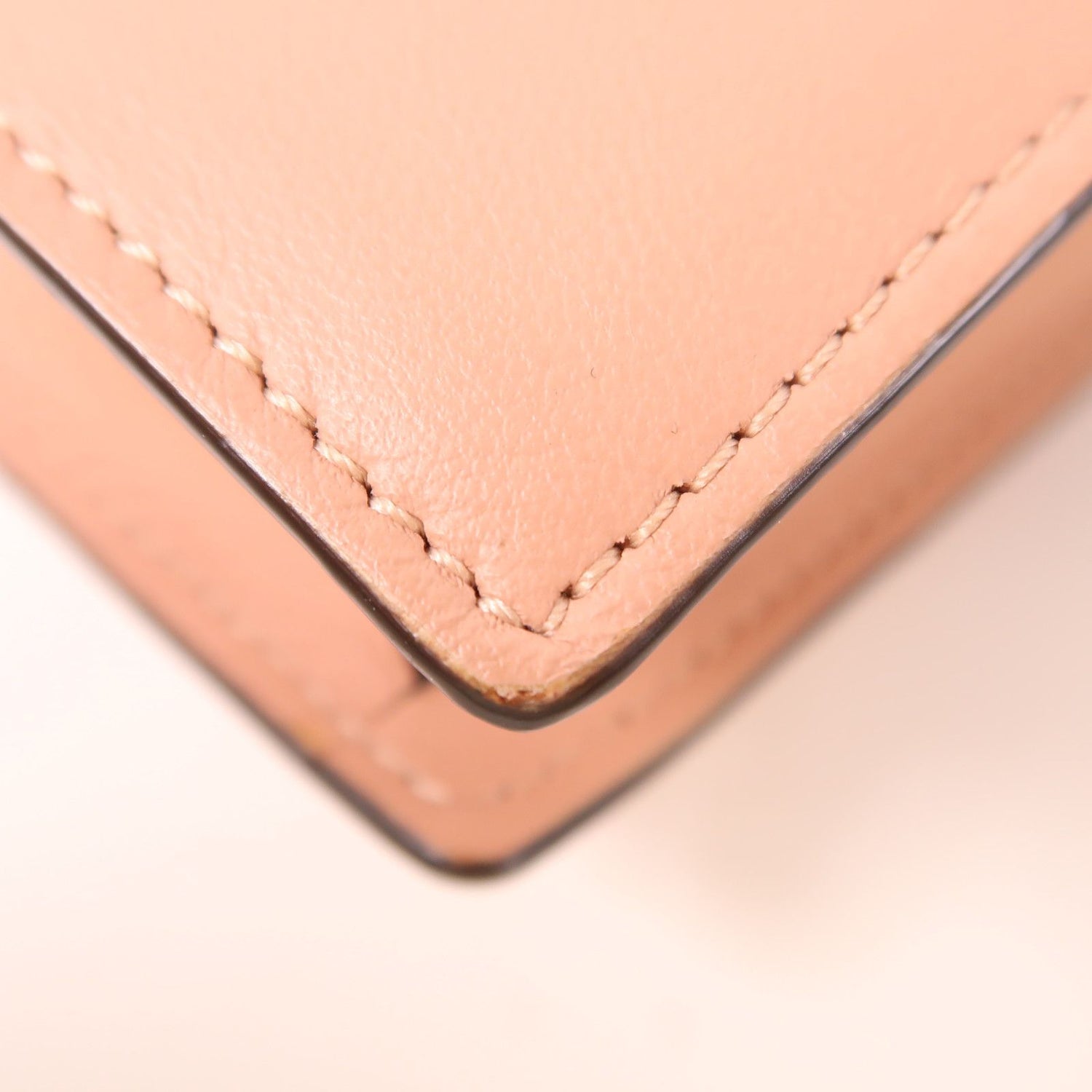 Fendi Cowhide Leather Phone Bag Golden Crosshair Shoulder Back Bag Pink Calfskin (cowhide) 8m 0436