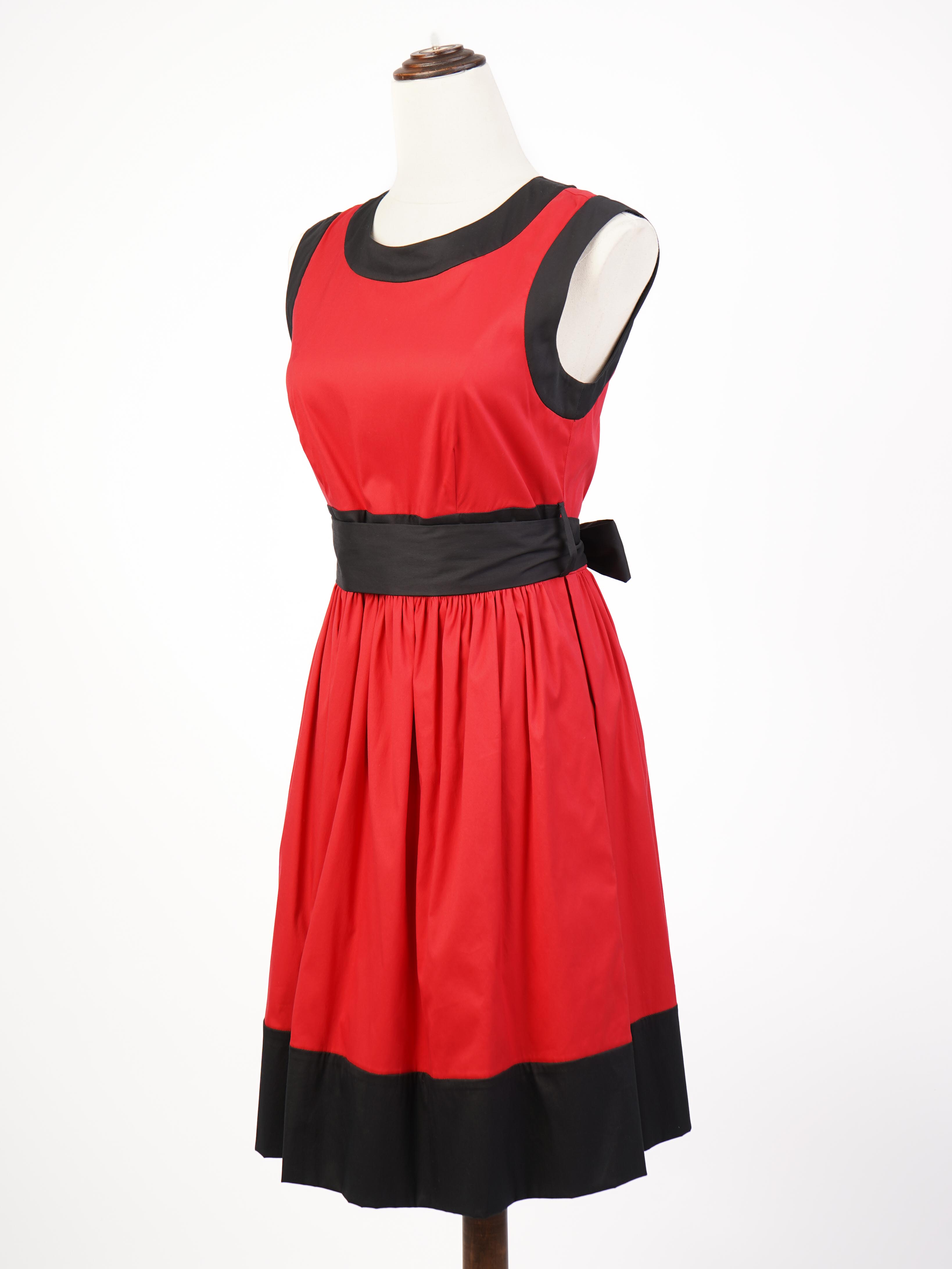 Excellent Prada Red Sleeveless Dress with Black Trim and Accents